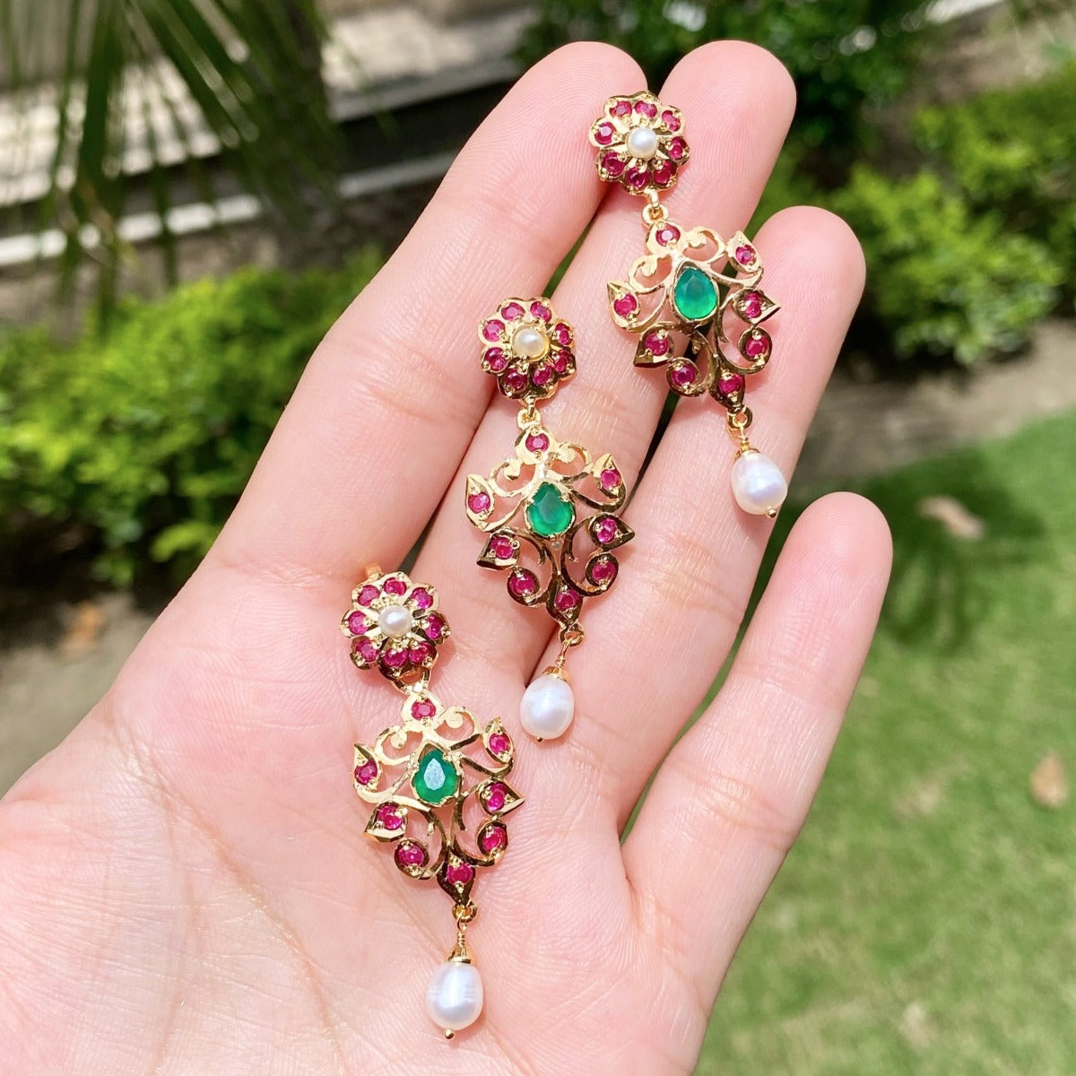 pendant set to gift her