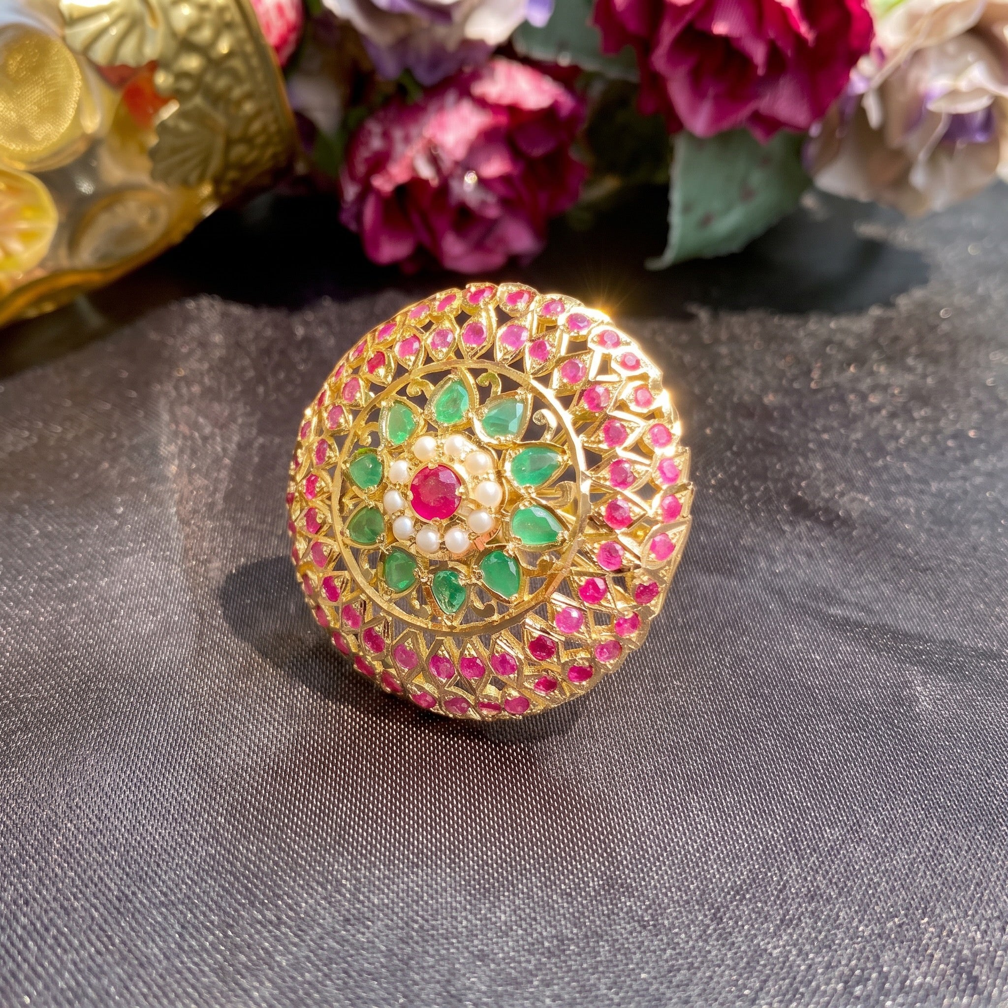 jadau cocktail ring ruby emerald