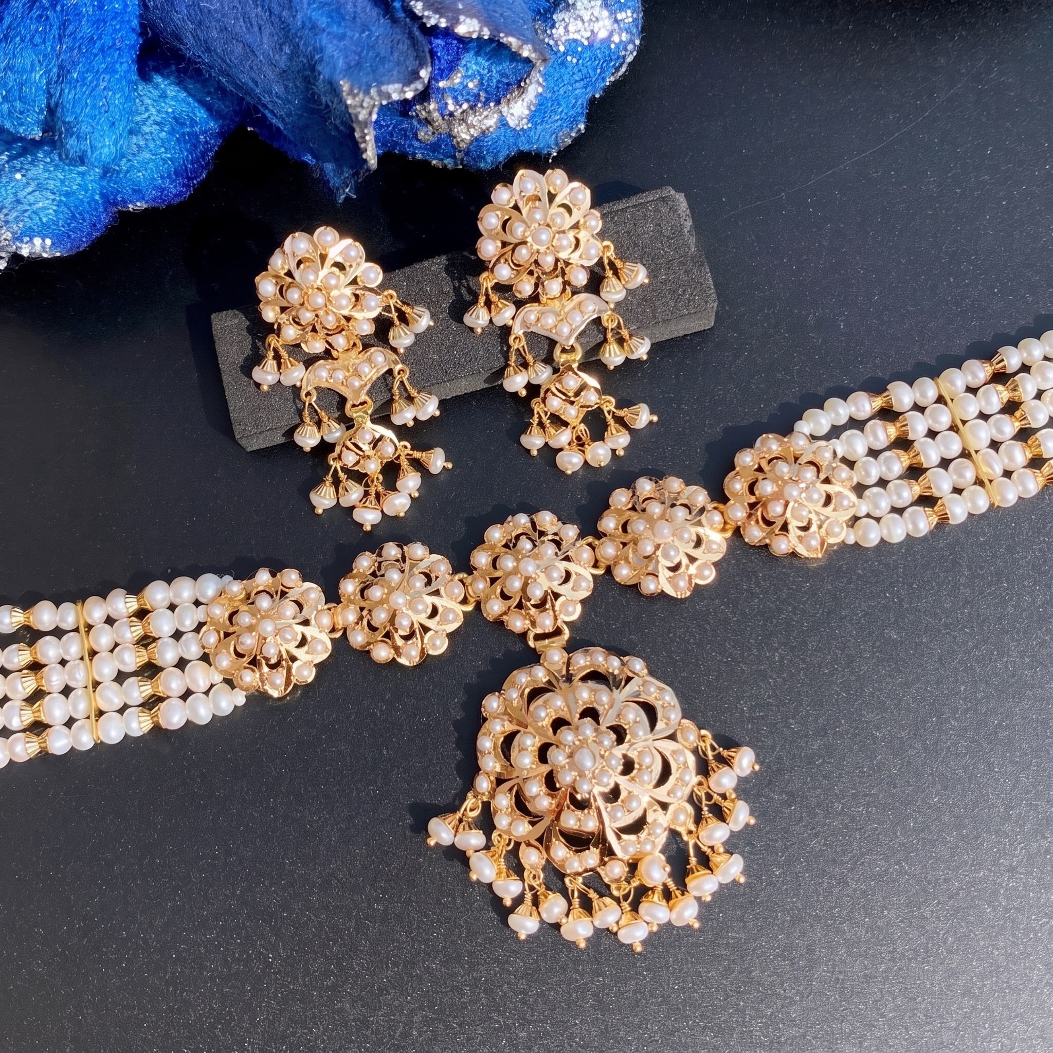 party-wear-gold-choker.jpg