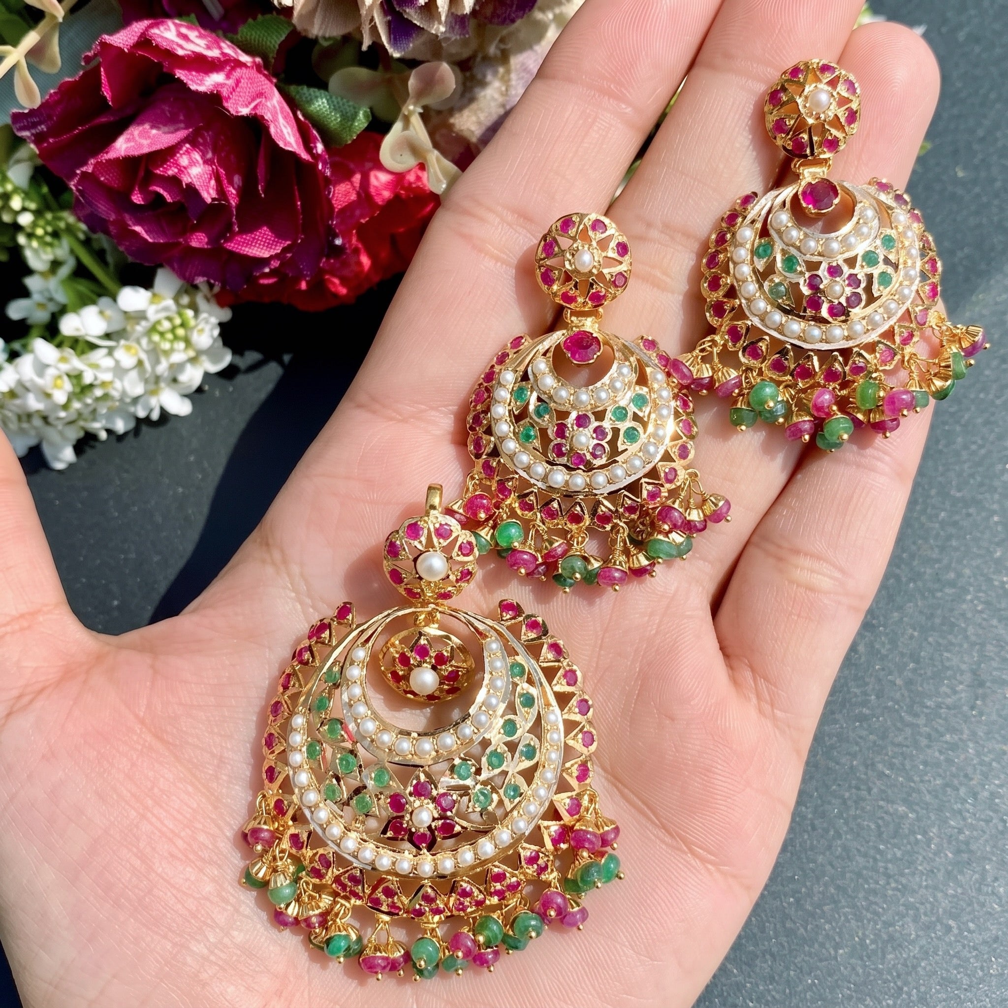 traditional pendant set in gold