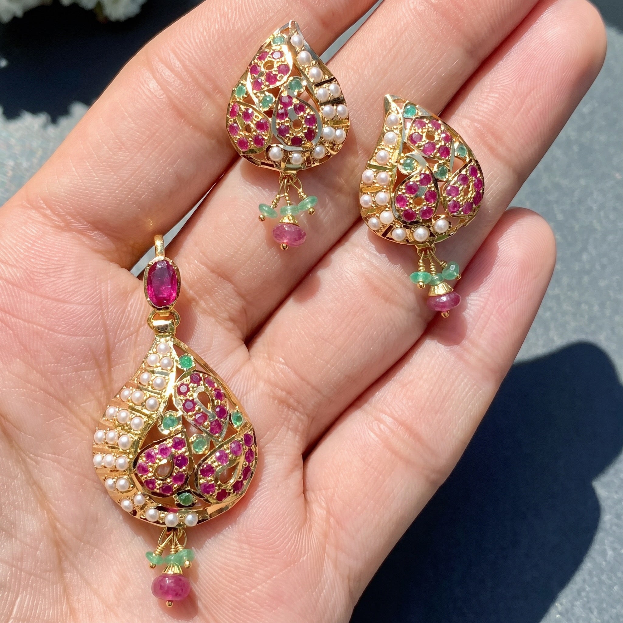 light weight pendant set