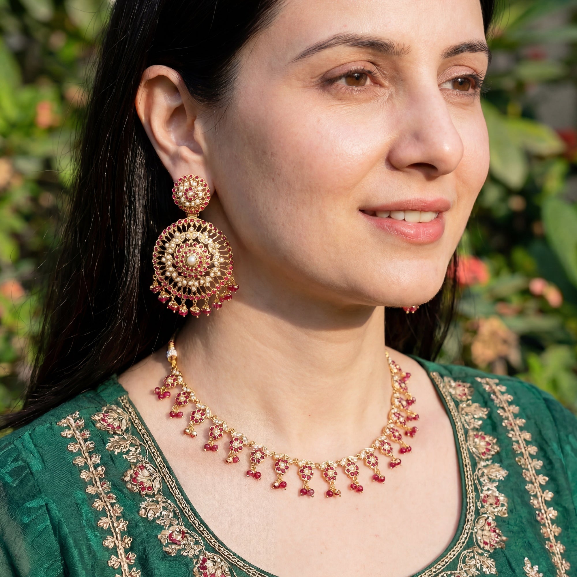 सुंदर जड़ाऊ नेकलेस स्टेटमेंट इयररिंग्स के साथ | 925 सिल्वर | गोल्ड प्लेटेड NS 325