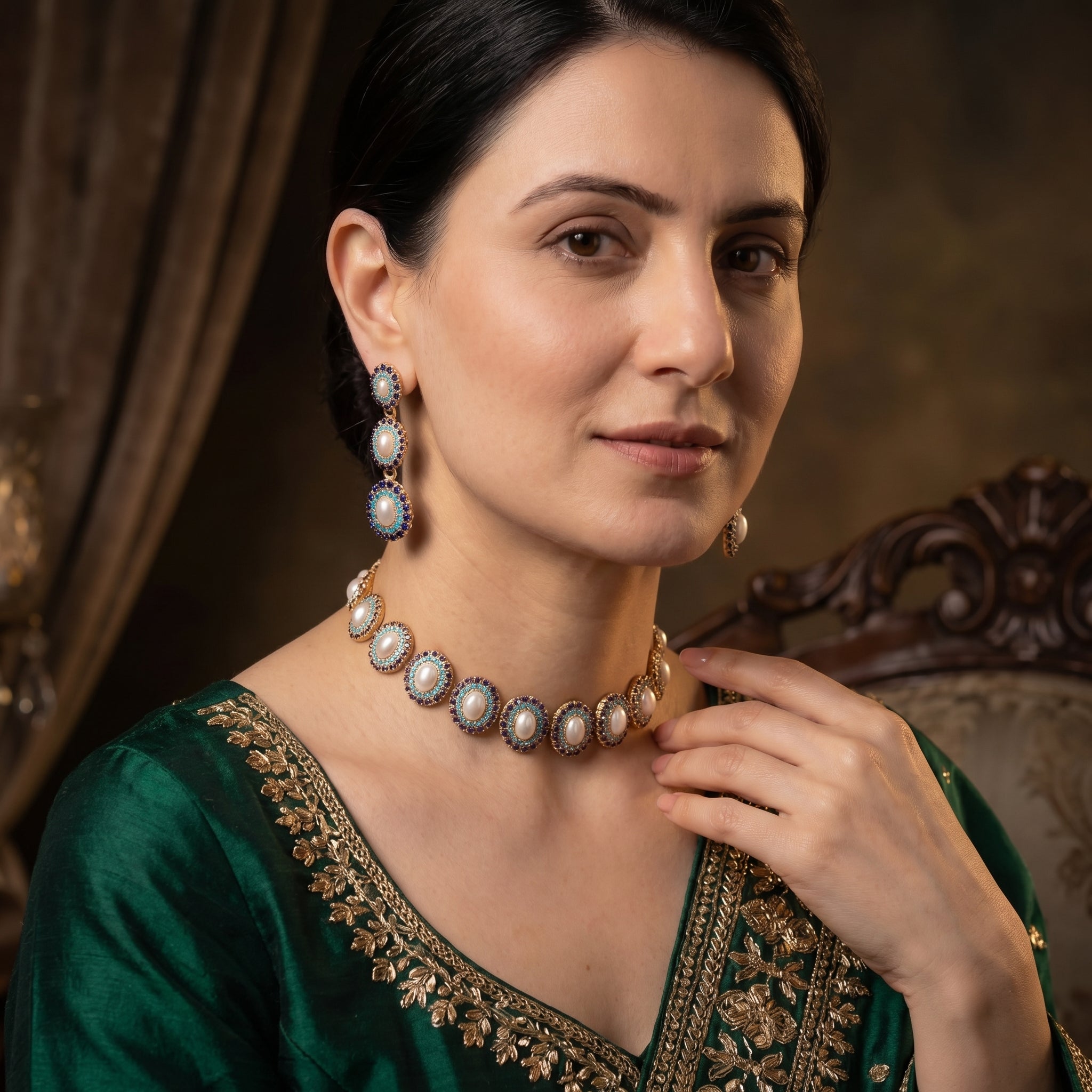 సమకాలీన ఇండో వెస్ట్రన్ చోకర్ సెట్ | సిల్వర్ NS 195పై బంగారం పూత పూయబడింది