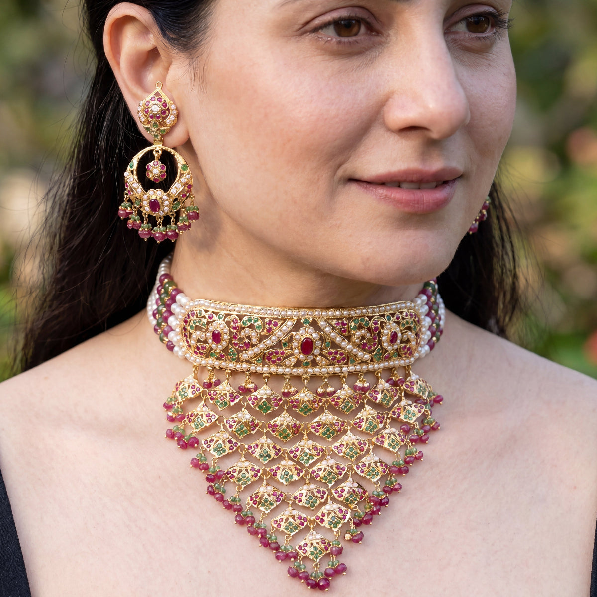 Heavy Look Stone Studded Jadau Choker Necklace Set in 22k Gold GNS 114