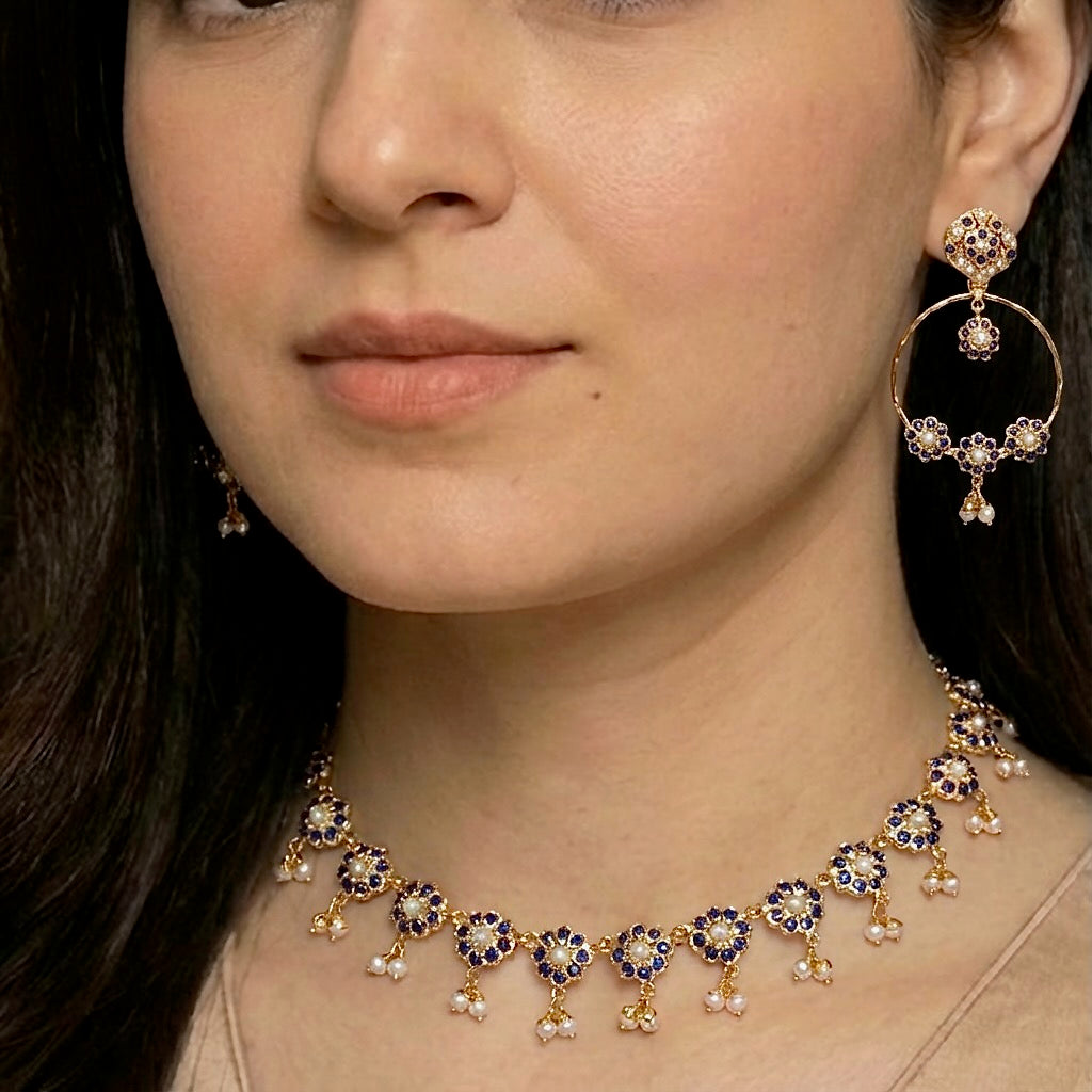 फ्लोरल जड़ाऊ सेट | नीलम और मोती | गोल्ड प्लेटिंग के साथ NS 232