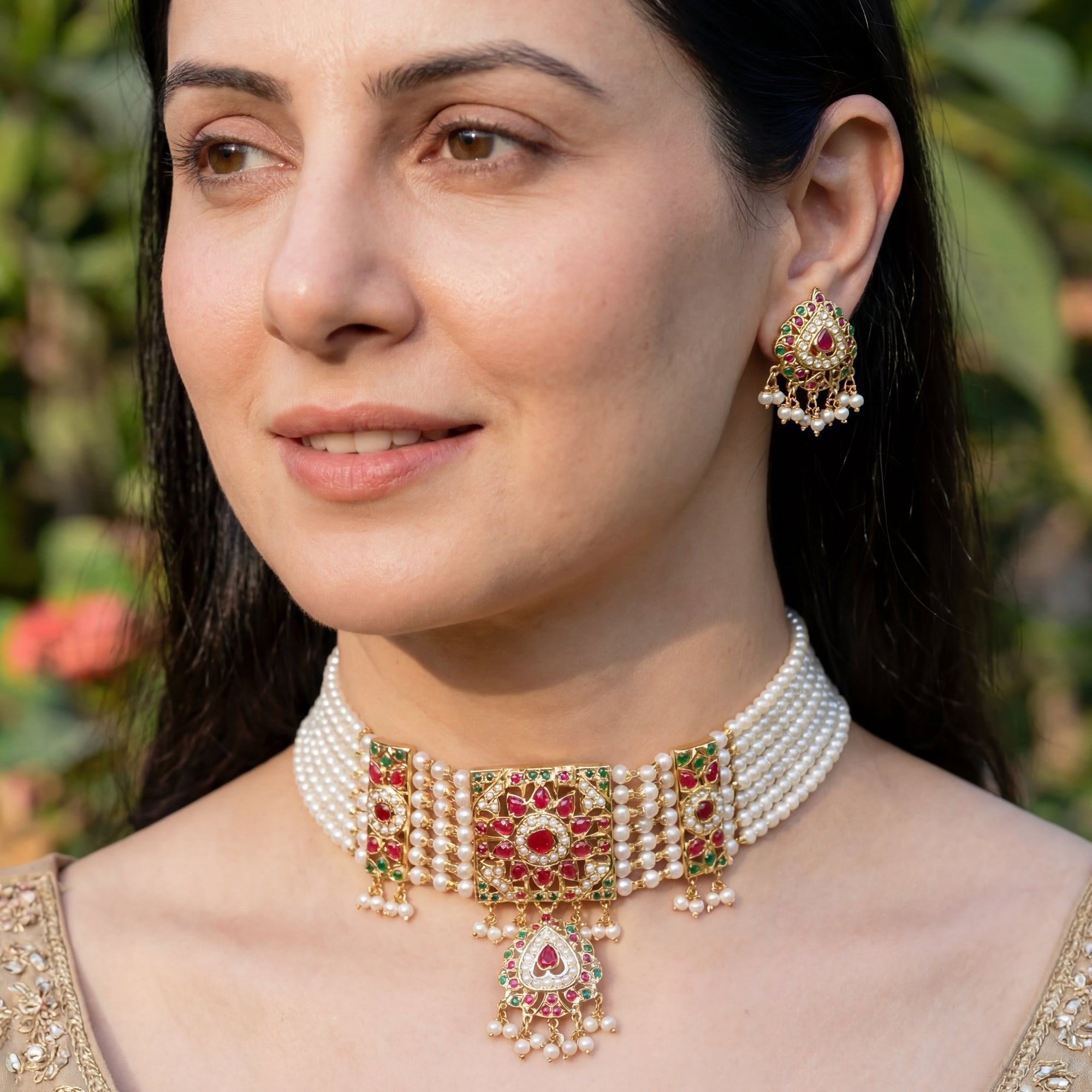 गोल्ड प्लेटेड मल्टीकलर जड़ाऊ चिकपट्टी सिल्वर में NS 088