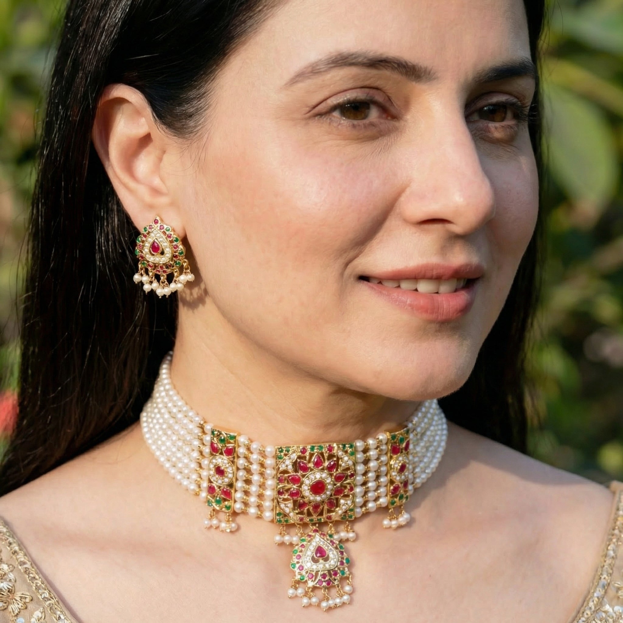 गोल्ड प्लेटेड मल्टीकलर जड़ाऊ चिकपट्टी सिल्वर में NS 088