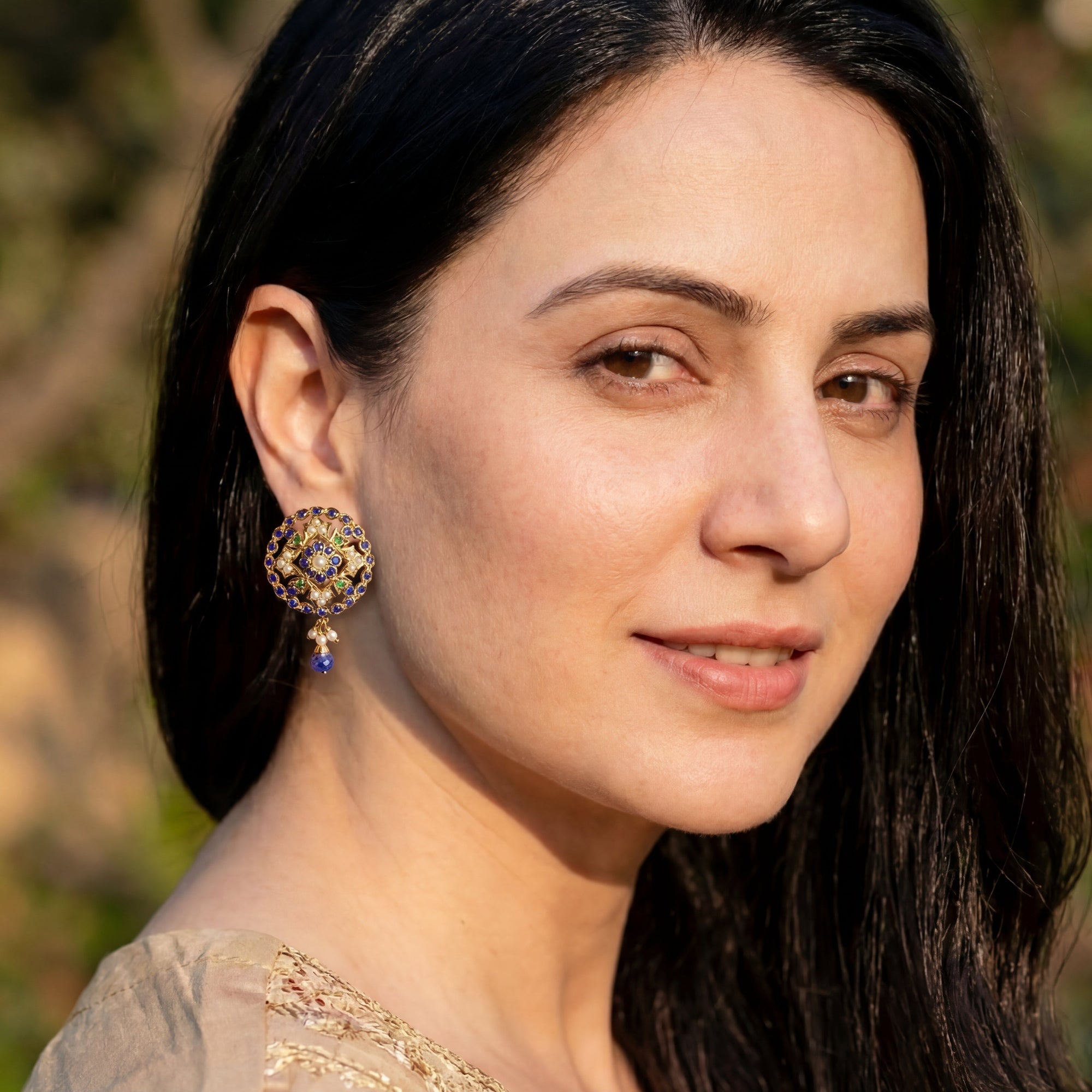 गोल स्टड | मध्यम आकार | बहुरंगी पत्थर की बालियाँ ER 625