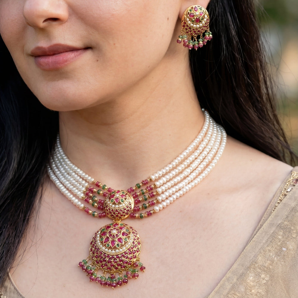 जड़ाऊ चोकर सेट | स्टर्लिंग सिल्वर पर सोना चढ़ाया हुआ | ताजे पानी के मोती NS 144