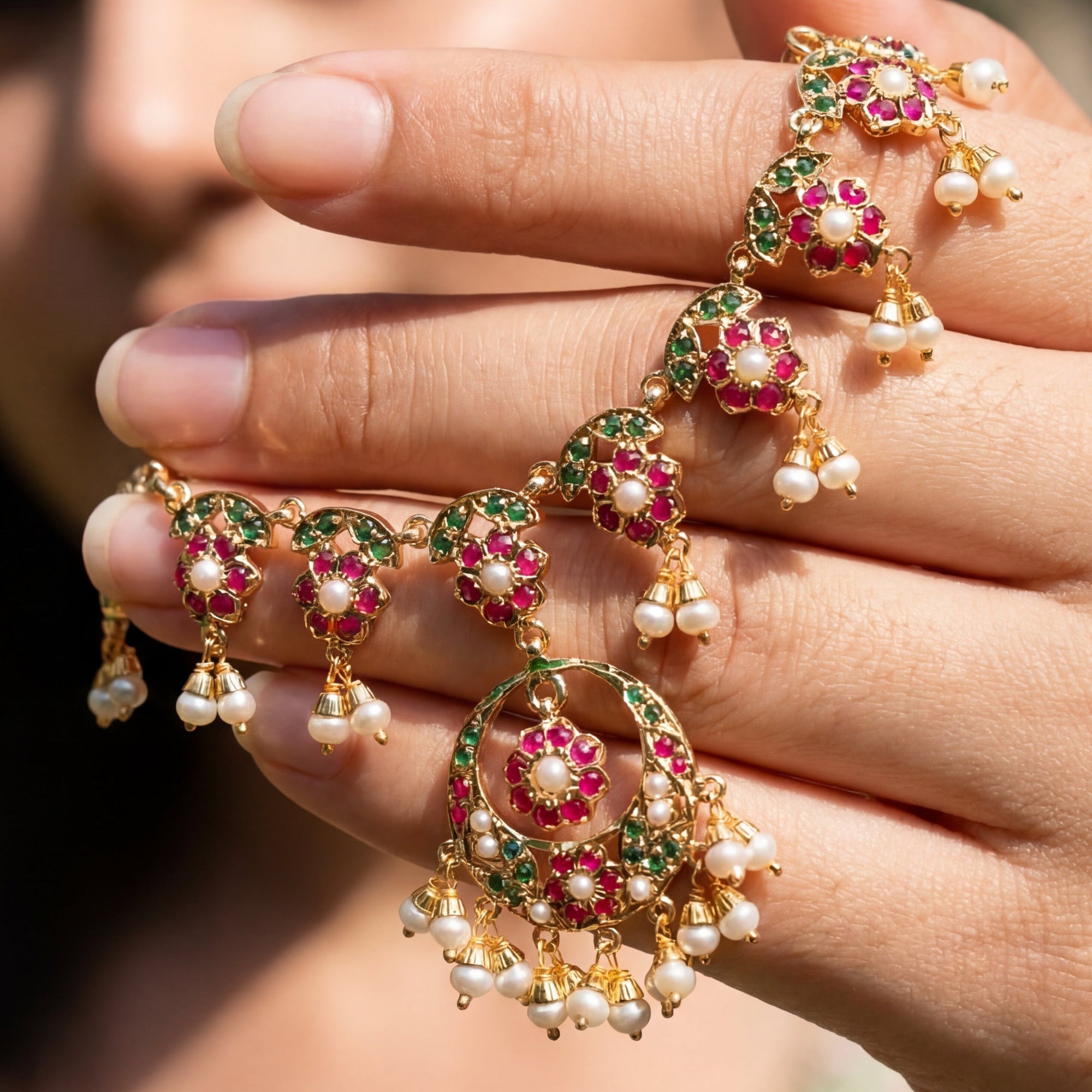 చాంద్బాలీ చెవిపోగులు NS 491తో సున్నితమైన లాకెట్టు నెక్లెస్