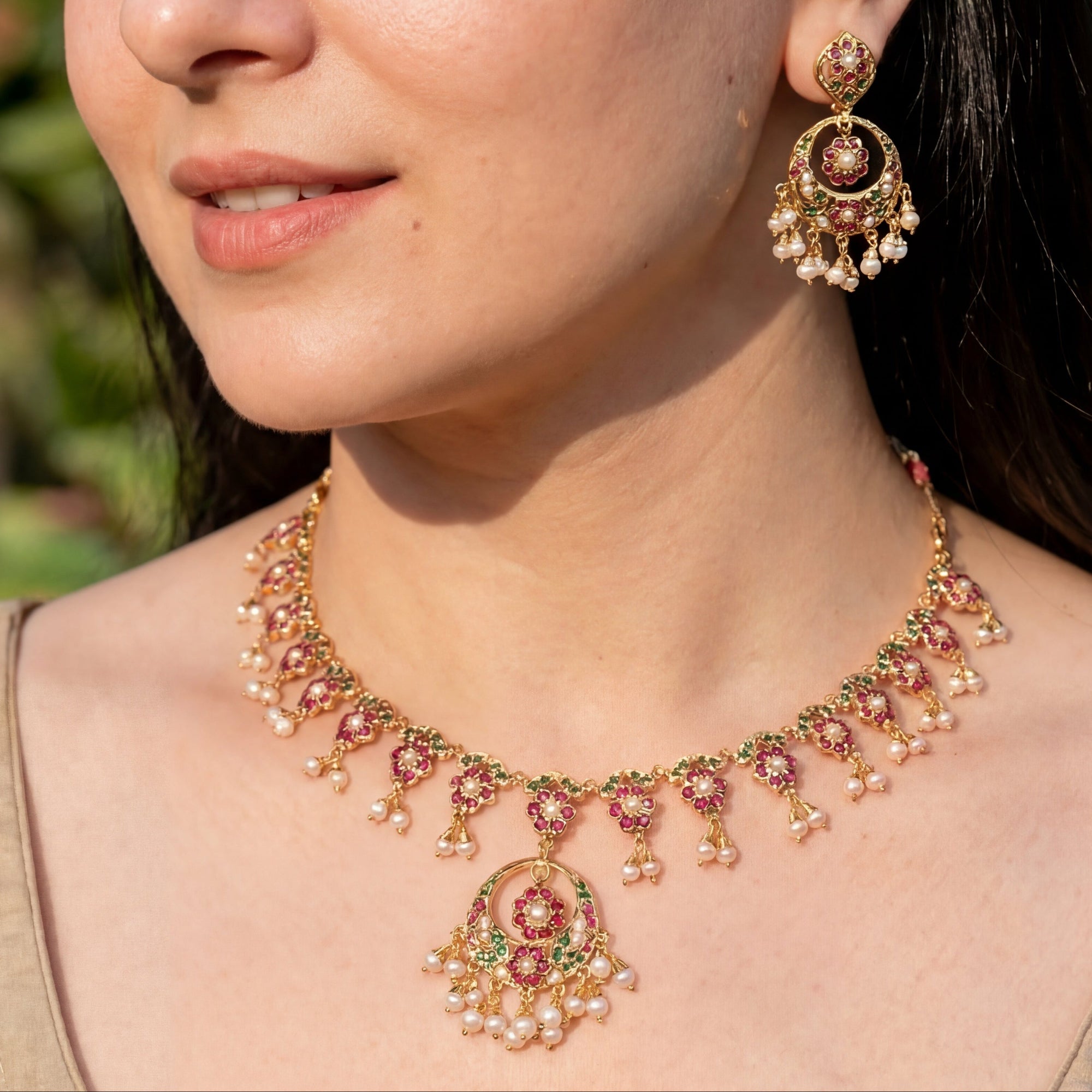 చాంద్బాలీ చెవిపోగులు NS 491తో సున్నితమైన లాకెట్టు నెక్లెస్