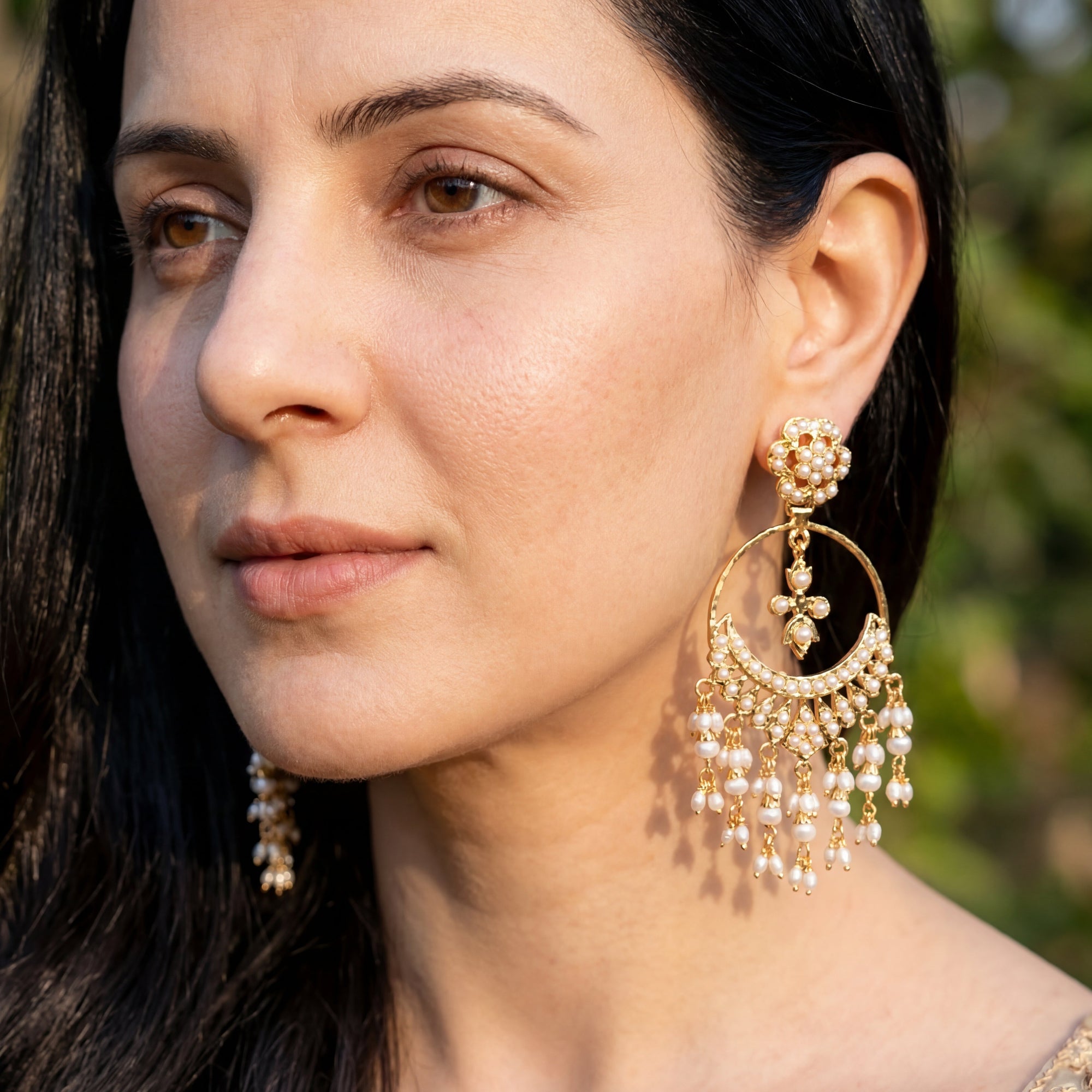 బంగారు పూత వెండి | మంచినీటి పెర్ల్ చంద్బాలీ చెవిపోగులు ఆన్లైన్ ER 366