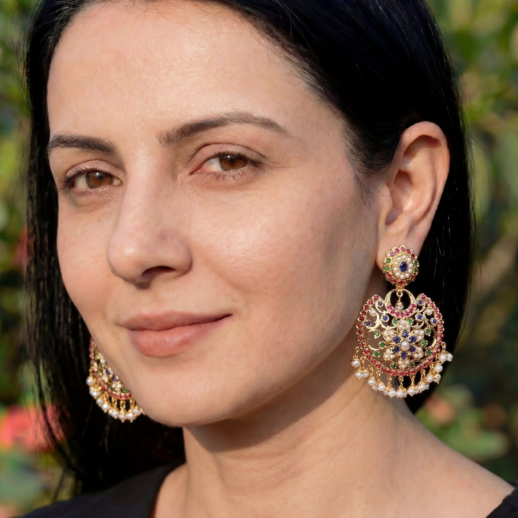 సున్నితమైన చంద్బాలీ చెవిపోగులు | రంగురంగుల చెవిపోగులు | బంగారు పూత పూసిన ER 306e