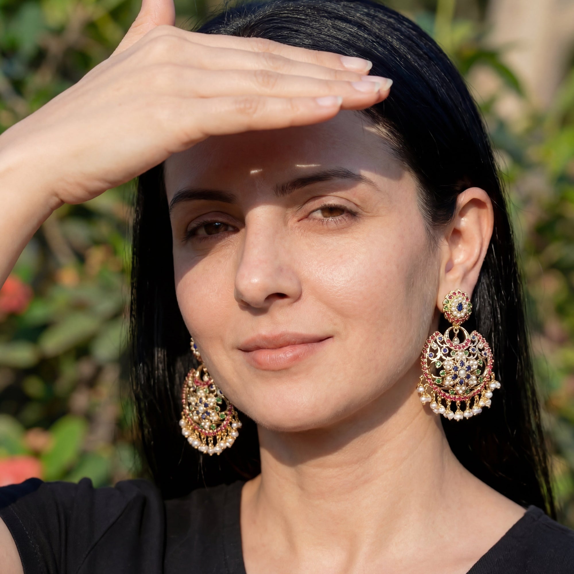 సున్నితమైన చంద్బాలీ చెవిపోగులు | రంగురంగుల చెవిపోగులు | బంగారు పూత పూసిన ER 306e