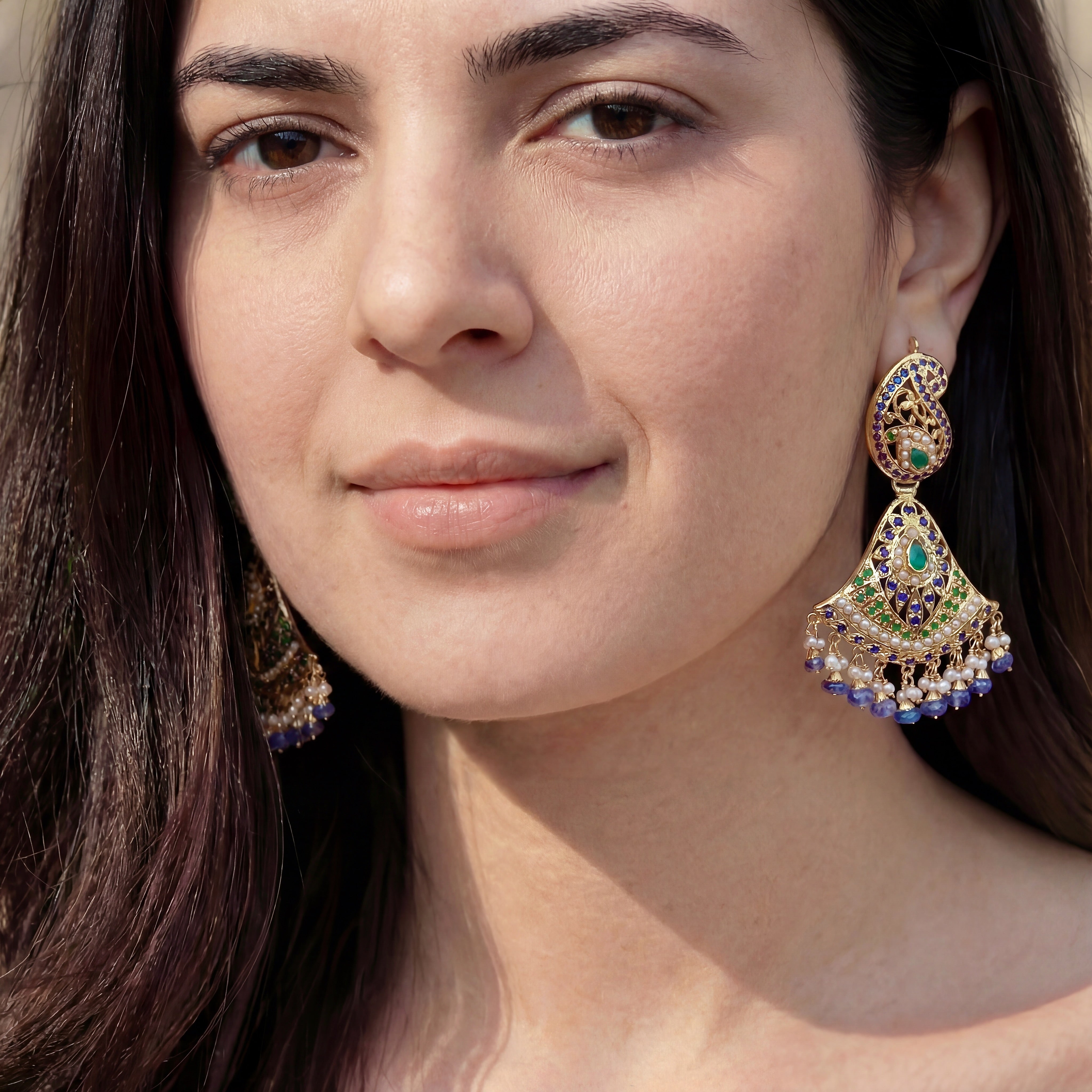 गोल्ड प्लेटेड नीलम इयररिंग | असली सोने की तरह जड़ाऊ इयररिंग सिल्वर ER 487 में