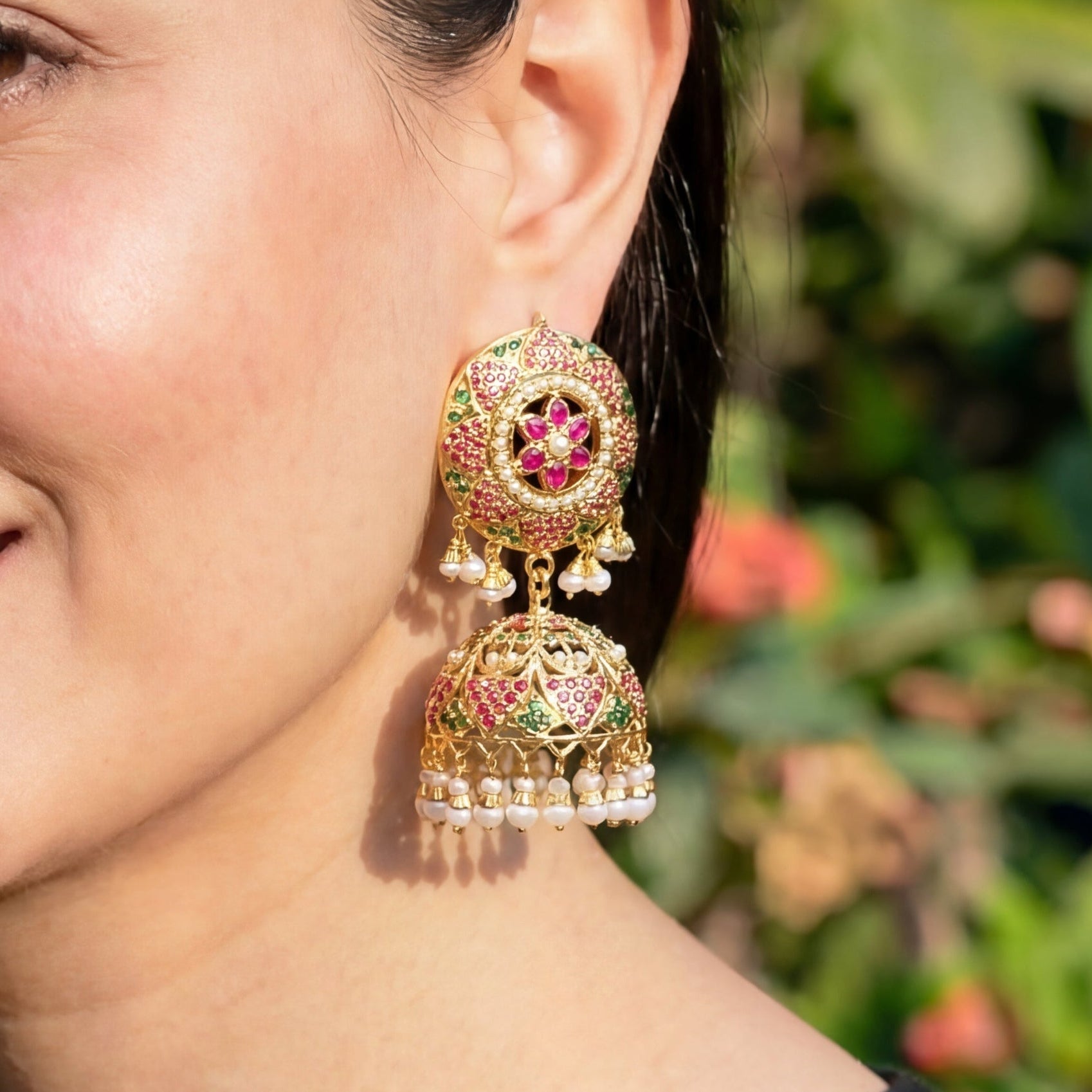 गोल्ड प्लेटेड झुमका इयररिंग | स्टर्लिंग सिल्वर | पत्थरों से जड़े हुए ER 533