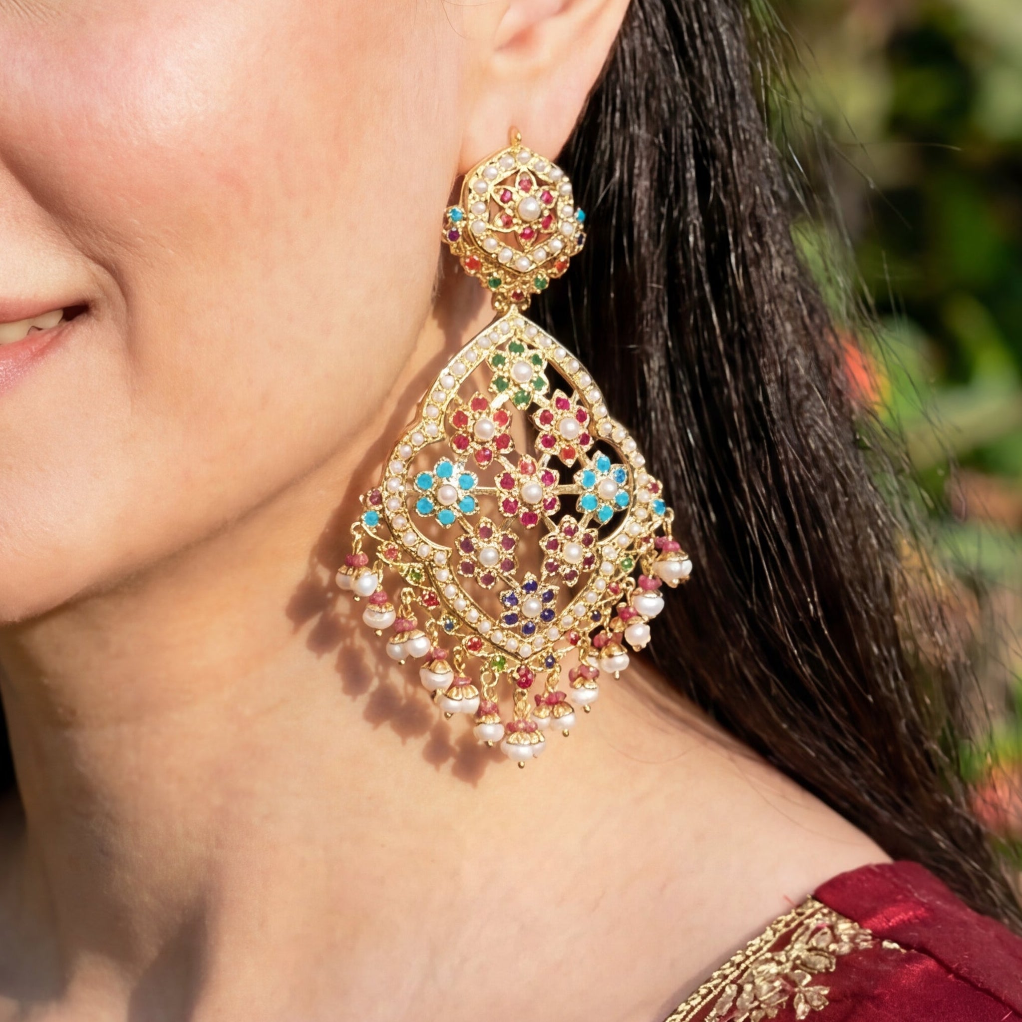 नवरतन जड़ाऊ इयररिंग्स गोल्ड प्लेटेड सिल्वर ER 333