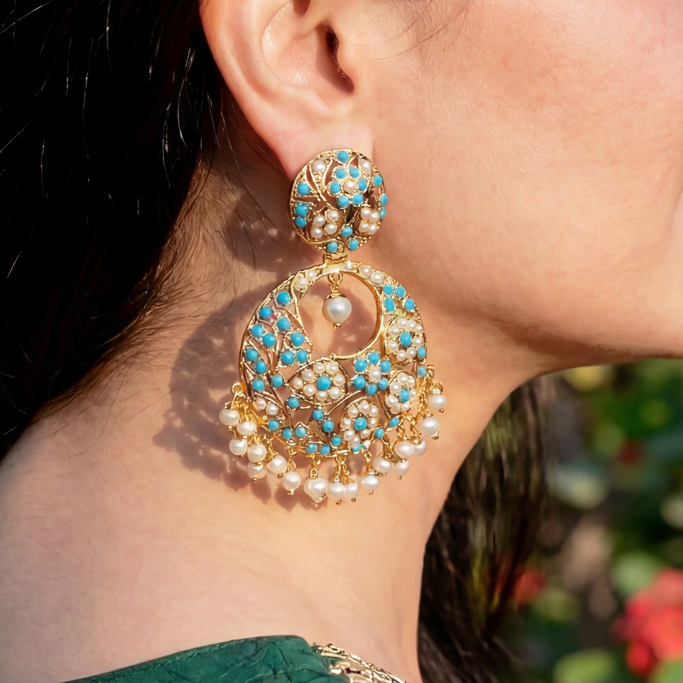 गोल्ड प्लेटेड पर्ल फिरोजा जड़ाऊ चांदबाली इयररिंग सिल्वर में ER 306