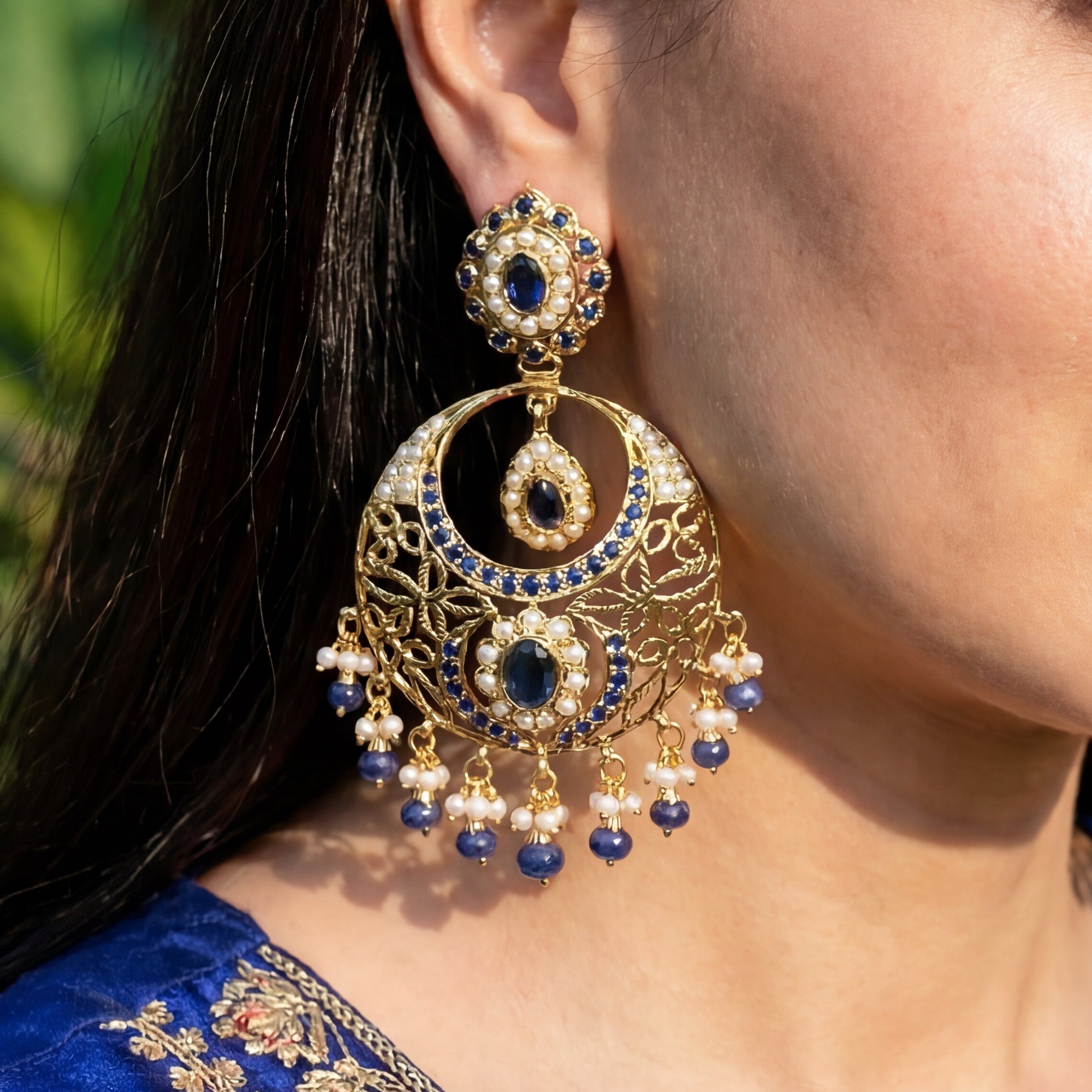 मोती नीलम रंग पत्थर | जड़ाऊ चांदबाली बालियां | सोना चढ़ाया चांदी ER 318