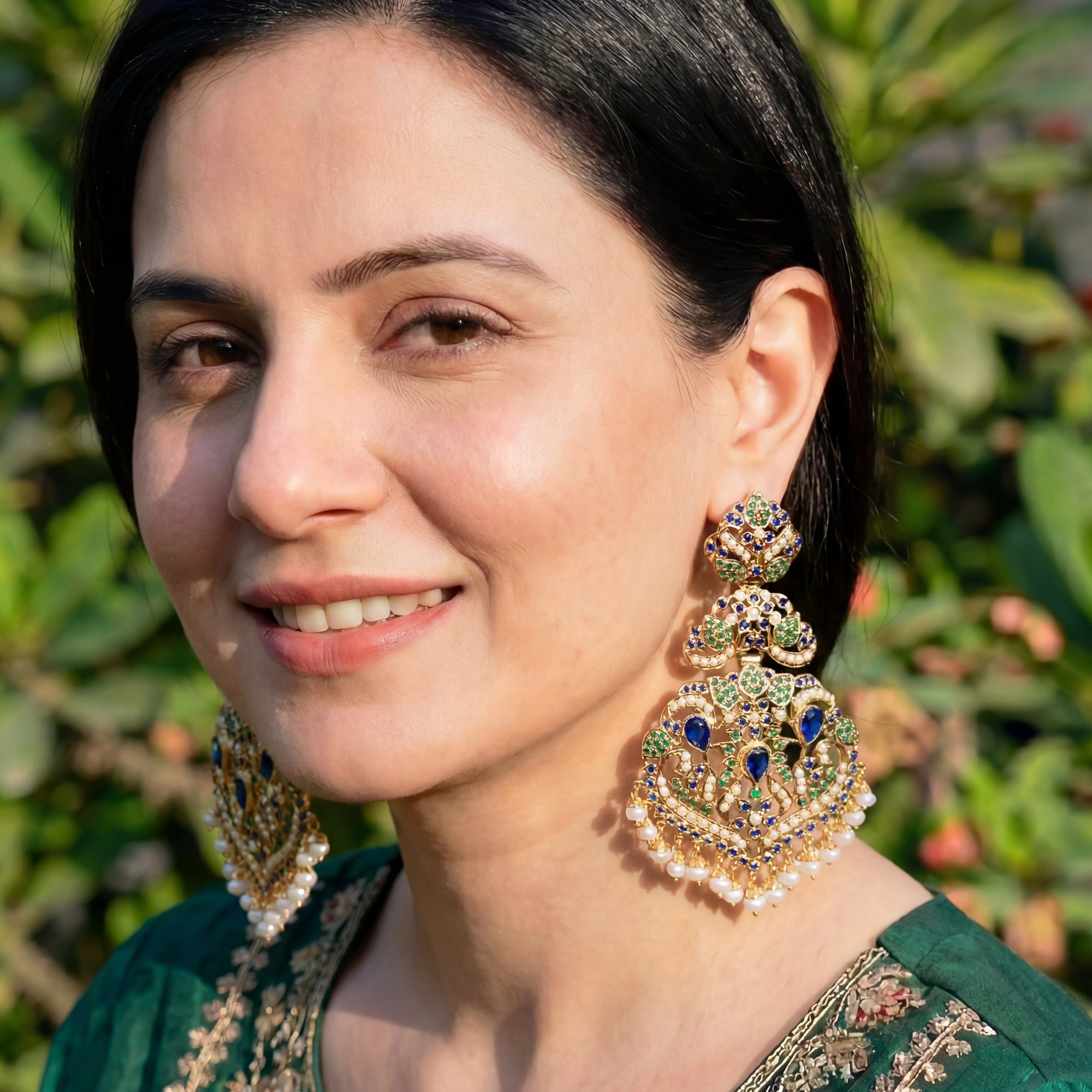 पारंपरिक जड़ाऊ झुमके | मुगल आभूषण | भारतीय दुल्हन झुमके | सोने की परत चढ़ी हुई ज्वेलरी | ER 557