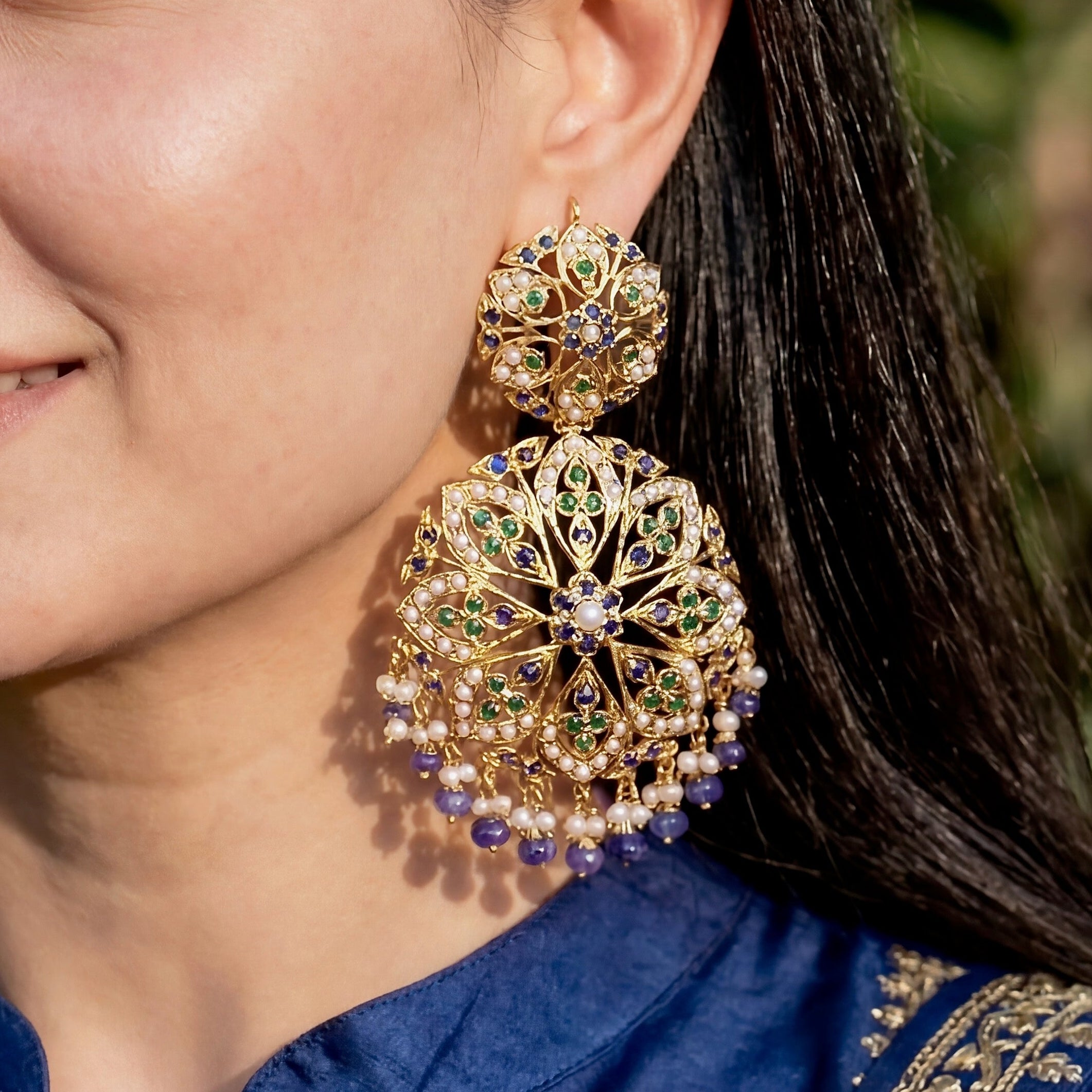 गोल्ड प्लेटेड सिल्वर ER 309 में बहुरंगी स्टेटमेंट इयररिंग