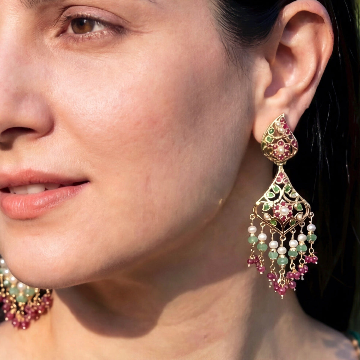 22k బంగారు పూతతో వెండి చెవిపోగులు | ప్రీమియం ఇండియన్ స్టోన్ జువెలరీ ఆన్లైన్ ER 450