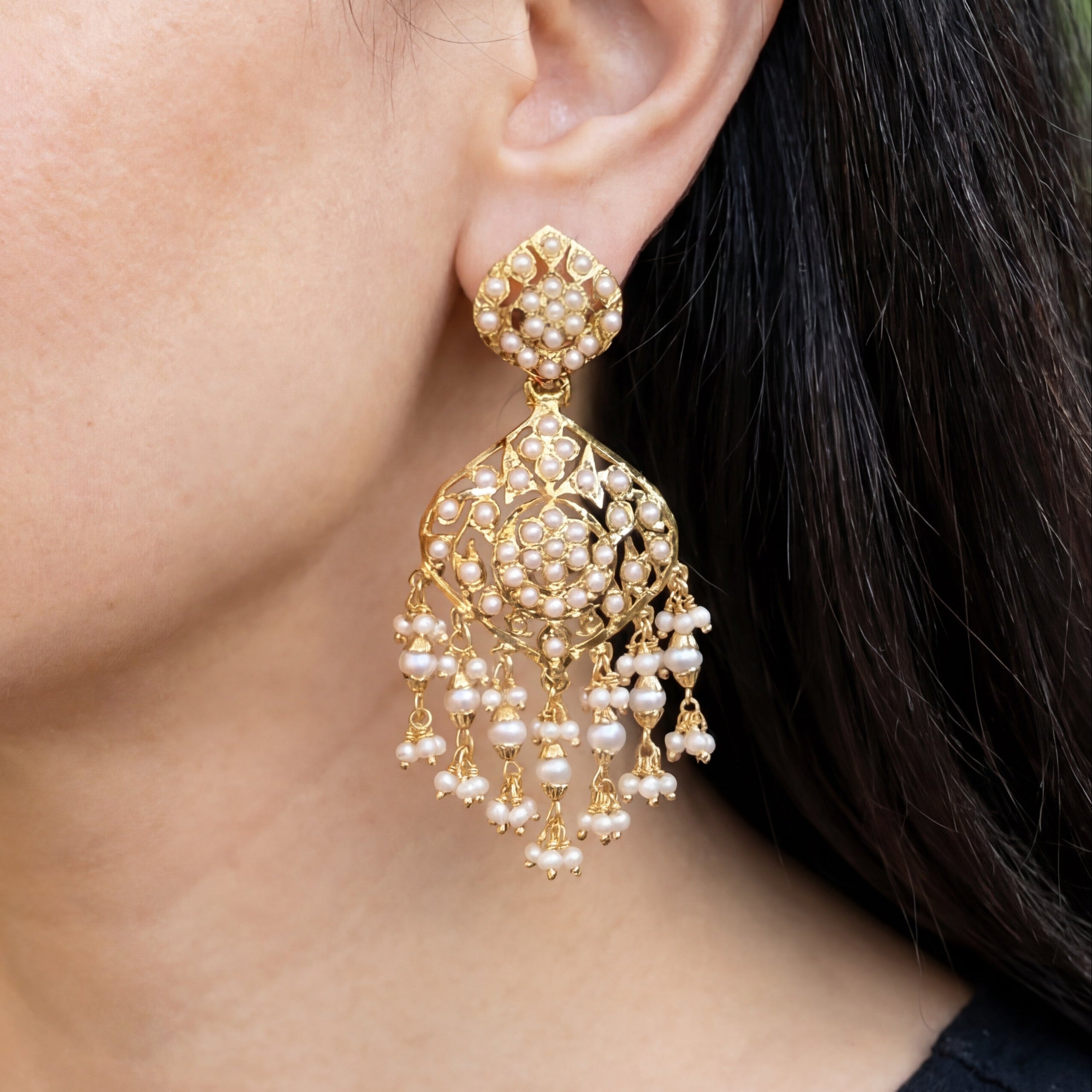 925 వెండి బంగారు పూత పూసిన ఆభరణాలు | ప్రామాణికమైన మంచినీటి పెర్ల్ చెవిపోగులు ER 621