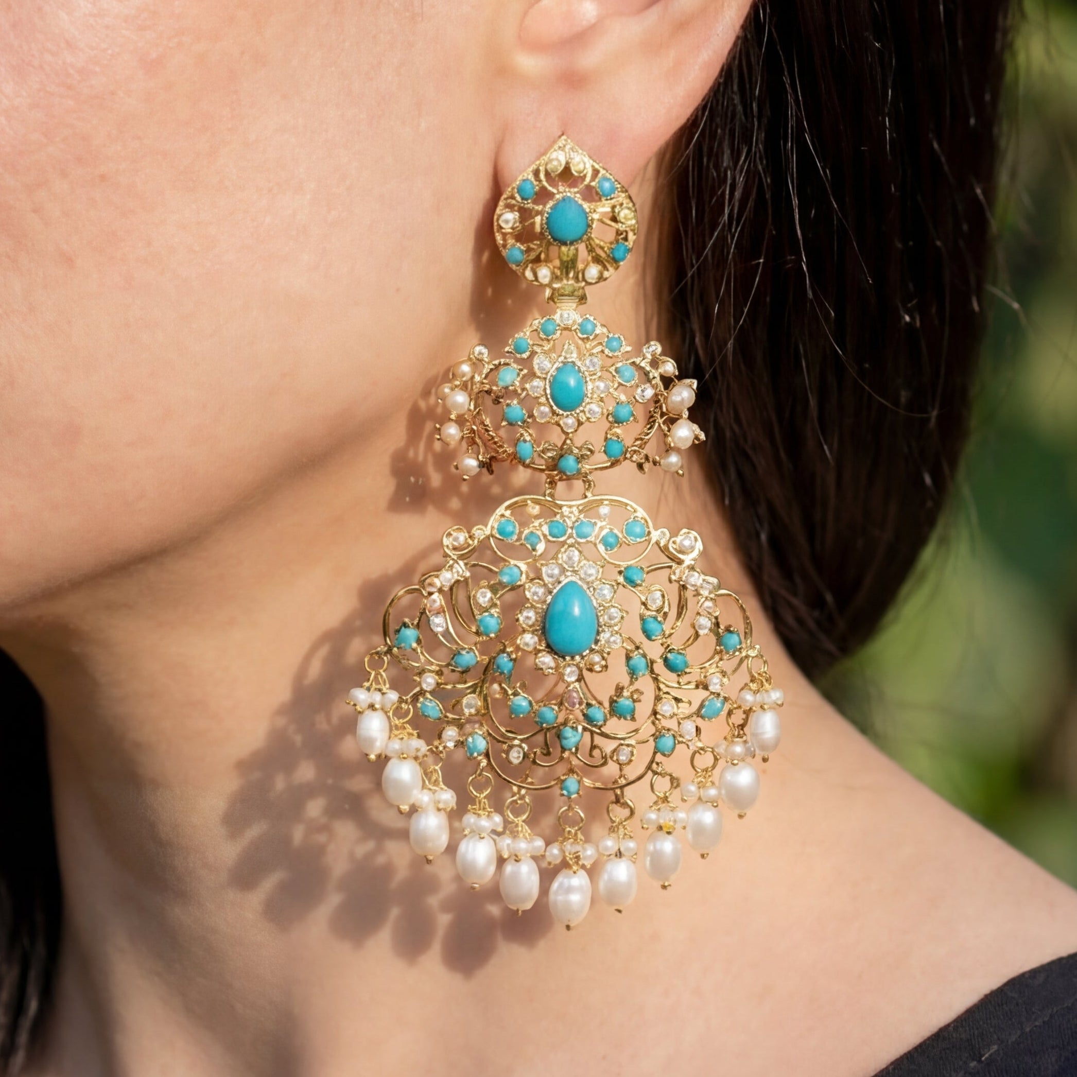 स्टर्लिंग सिल्वर गोल्ड प्लेटेड इयररिंग्स | महिलाओं के लिए स्टेटमेंट डैंगलर्स ER 476