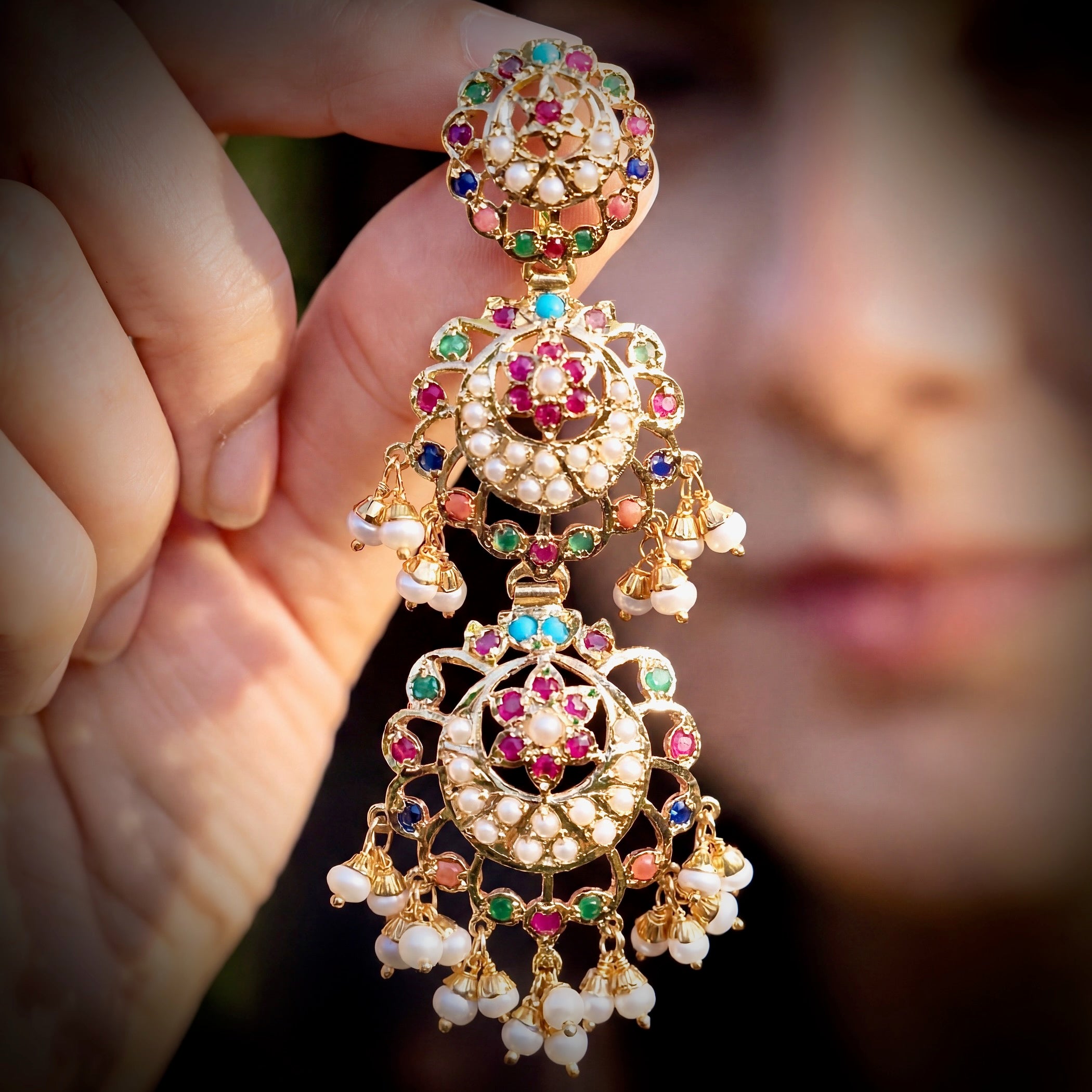 నవరత్న డాంగ్లర్స్ | బంగారు పూత పూసిన వెండి చెవిపోగులు | మహిళల కోసం పొడవైన జాతి చెవిపోగులు ER 584