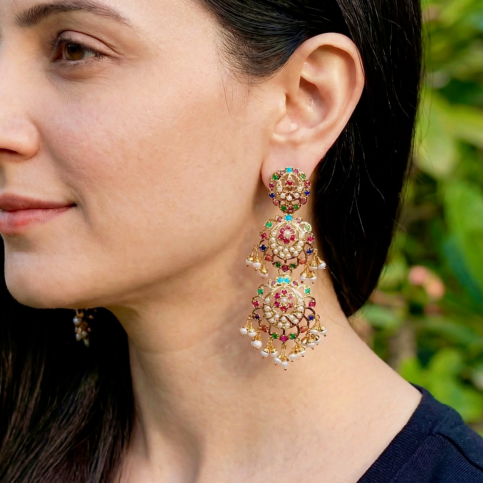 నవరత్న డాంగ్లర్స్ | బంగారు పూత పూసిన వెండి చెవిపోగులు | మహిళల కోసం పొడవైన జాతి చెవిపోగులు ER 584