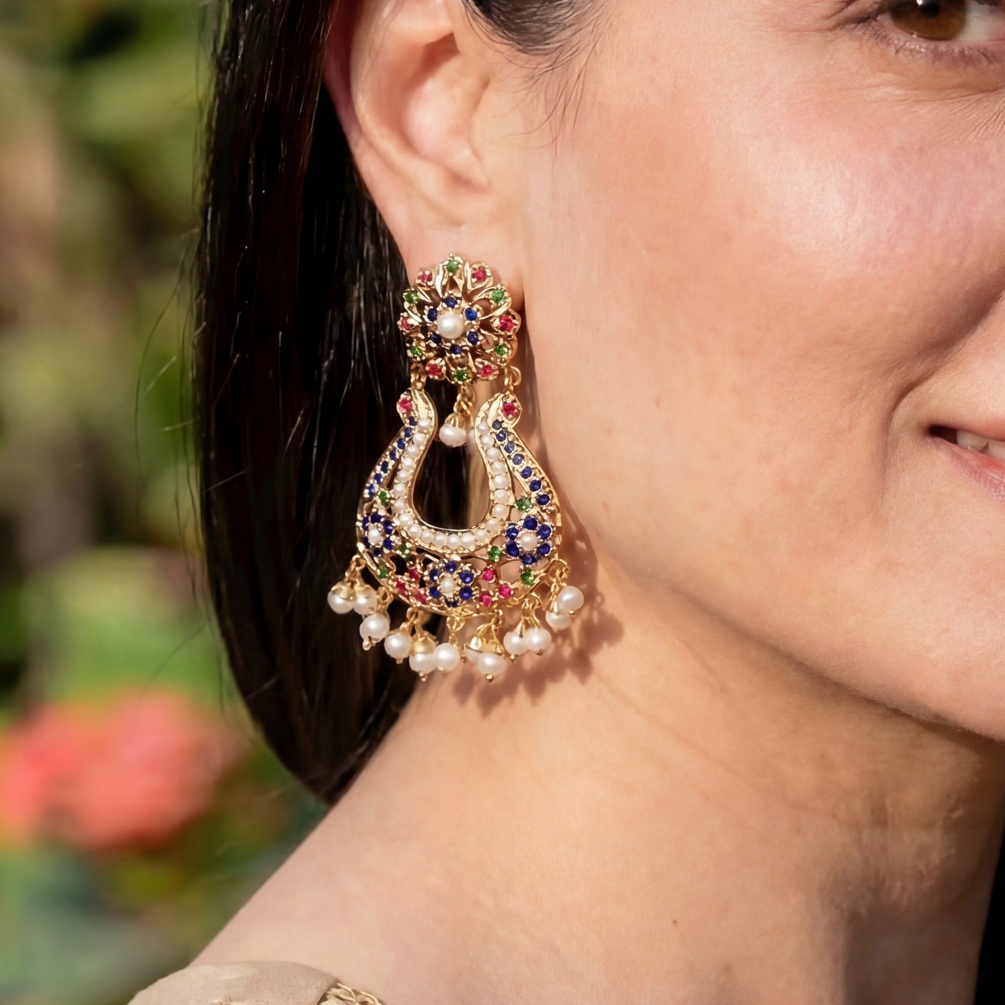 రంగురంగుల చంద్బాలీ చెవిపోగులు | బంగారు పూతతో వెండి ER 314E