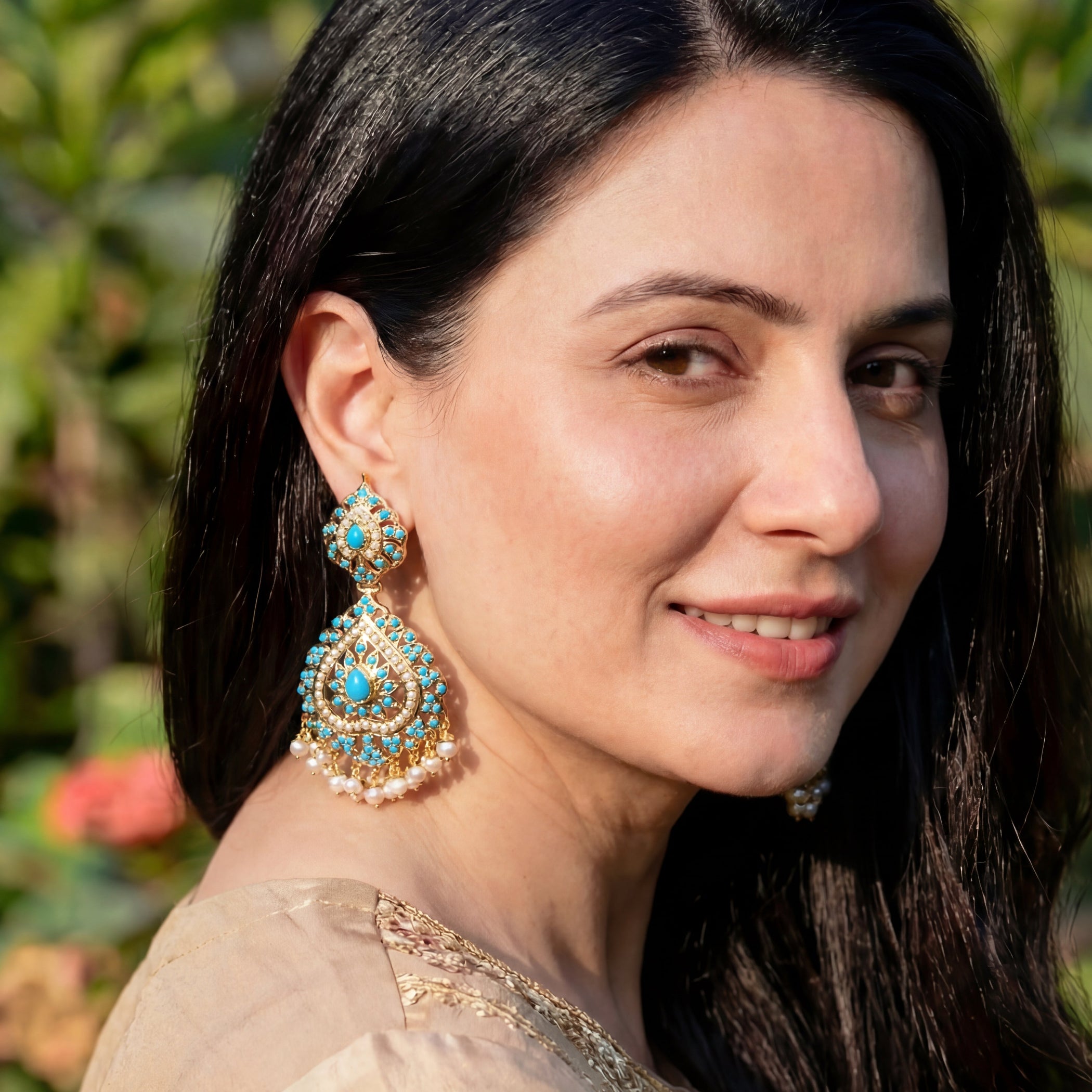 925 सिल्वर बेस मेटल पर गोल्ड प्लेटेड पर्ल फेरोजा इयररिंग | फ़िरोज़ा ER 142