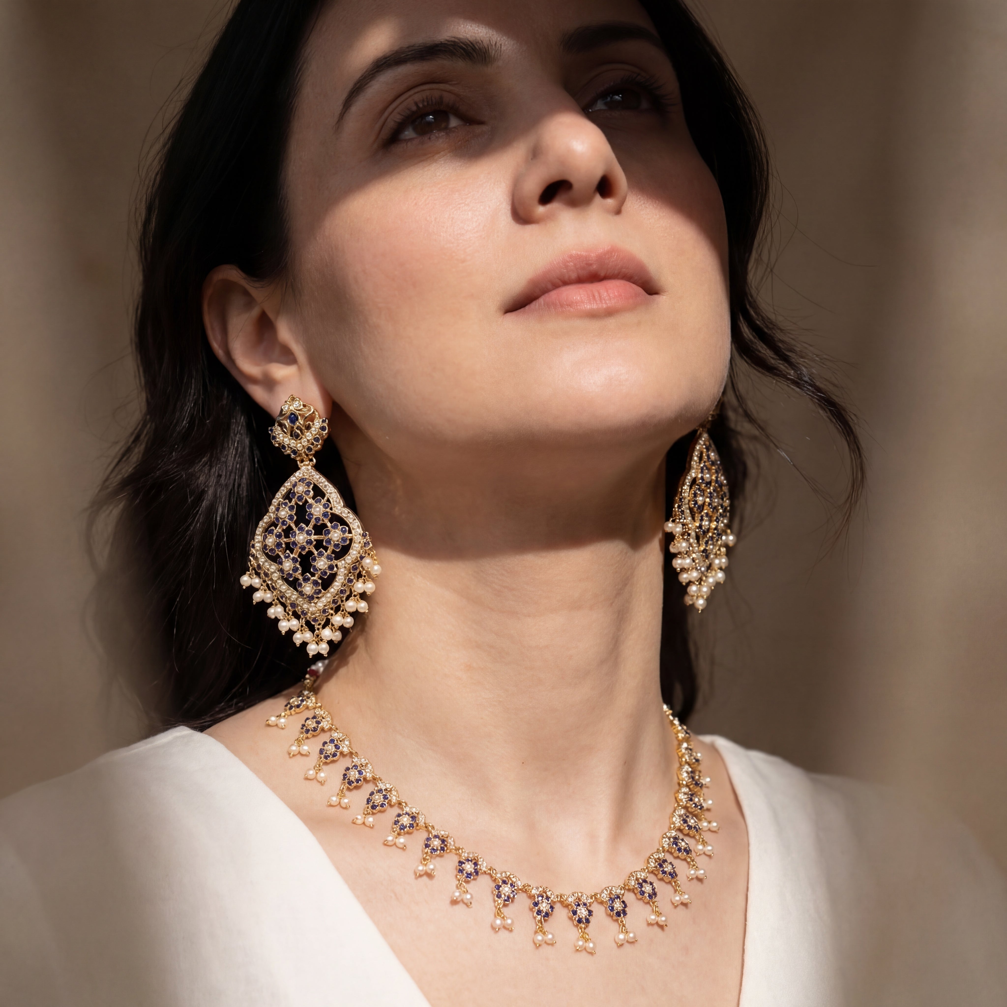 सुंदर नीलम हार | स्टेटमेंट फ्लोरल इयररिंग्स | महिलाओं के लिए NS 337