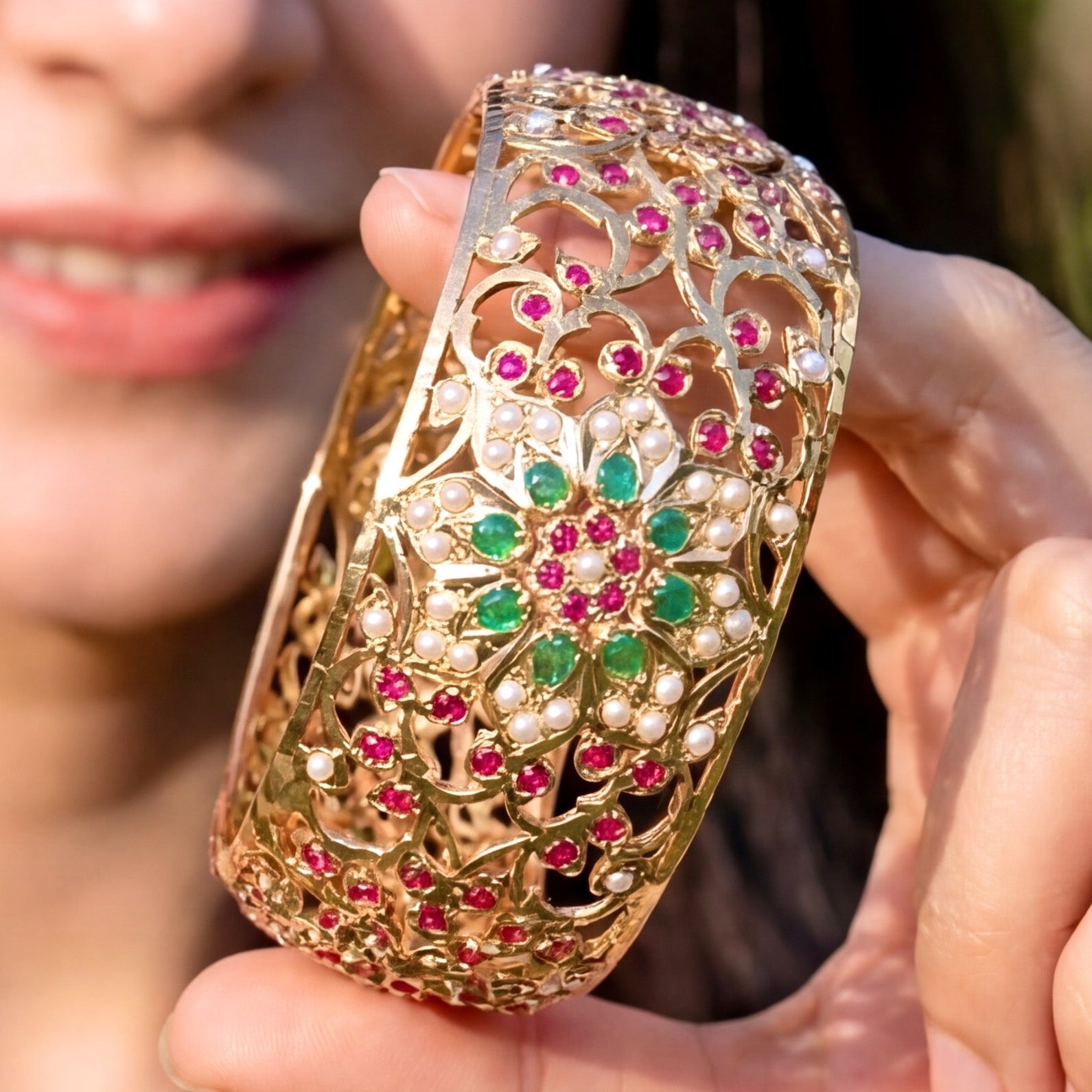 प्राचीन मुगल युग से प्रेरित | स्टेटमेंट चूड़ियाँ | गोल्ड प्लेटेड BG 070