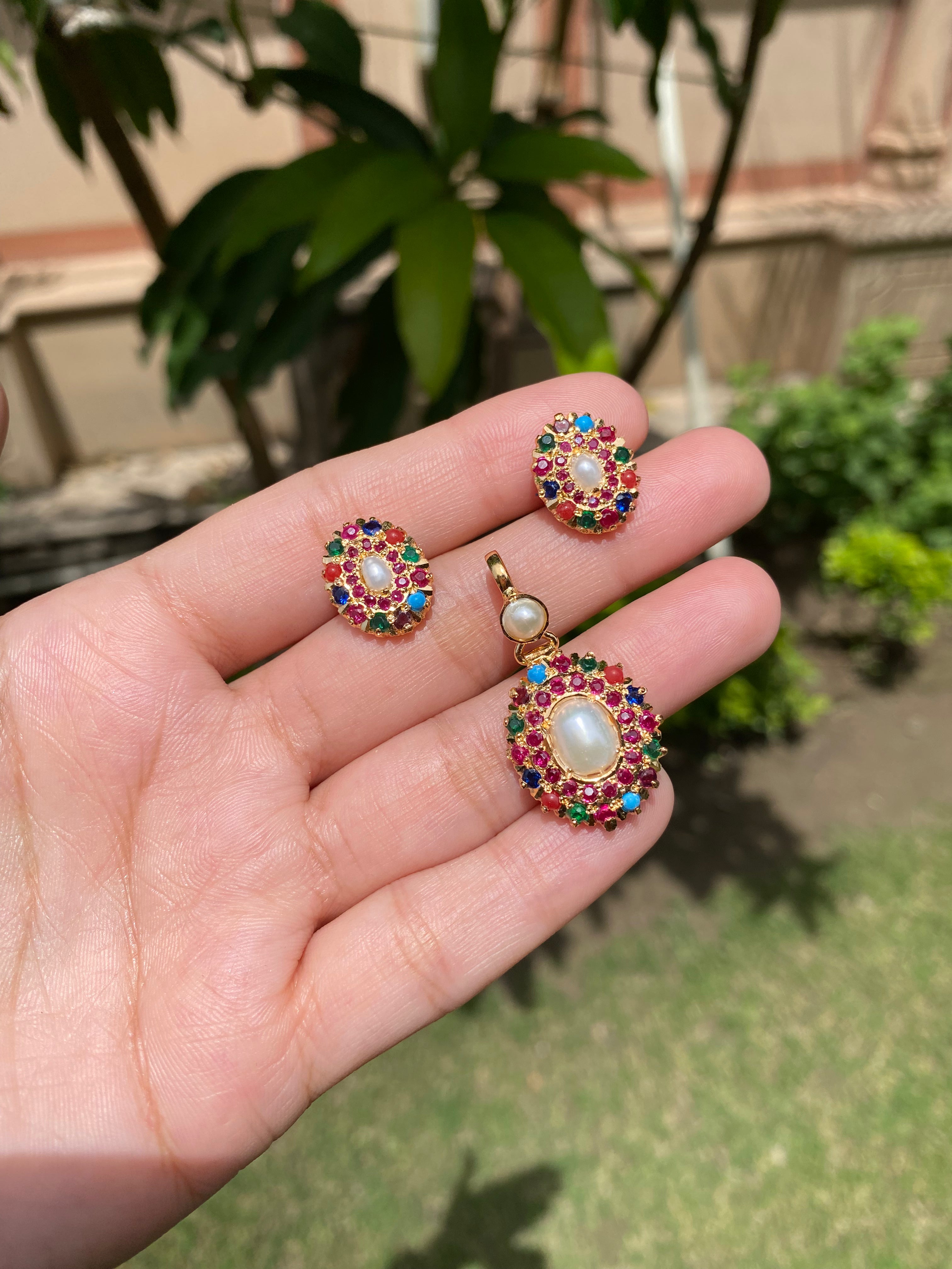 gold tone jadau pendant set navratna