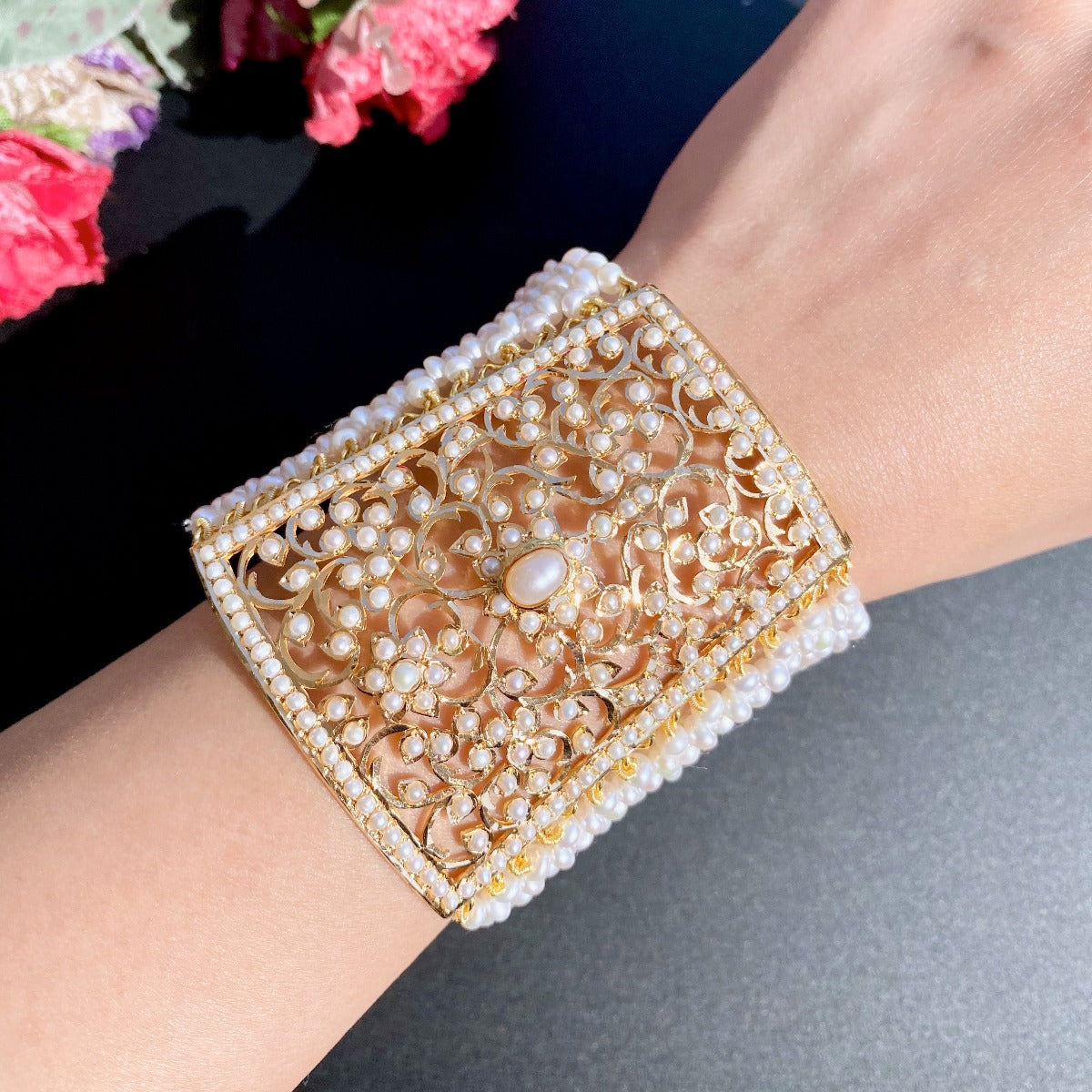 Gold store bracelet pearl