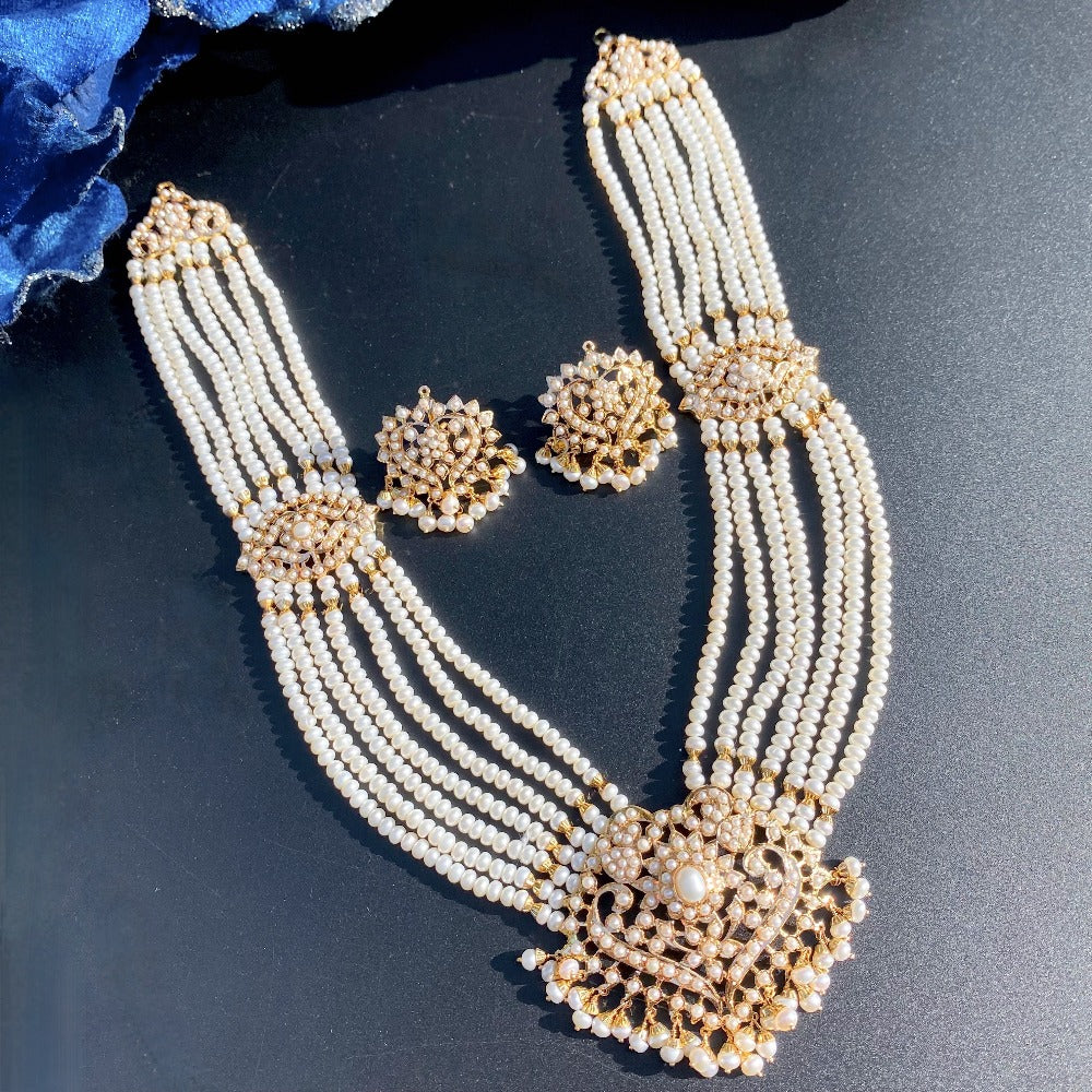 sophisticated pearl rani haar set