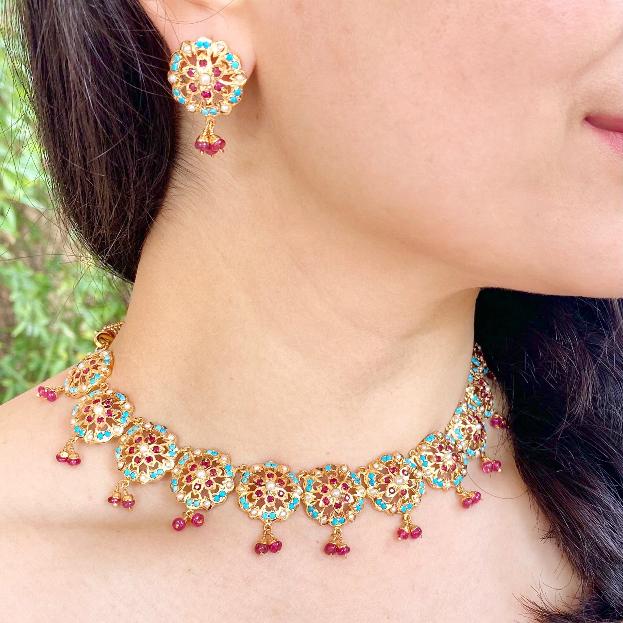 delicate elegant turquoise ruby necklace set