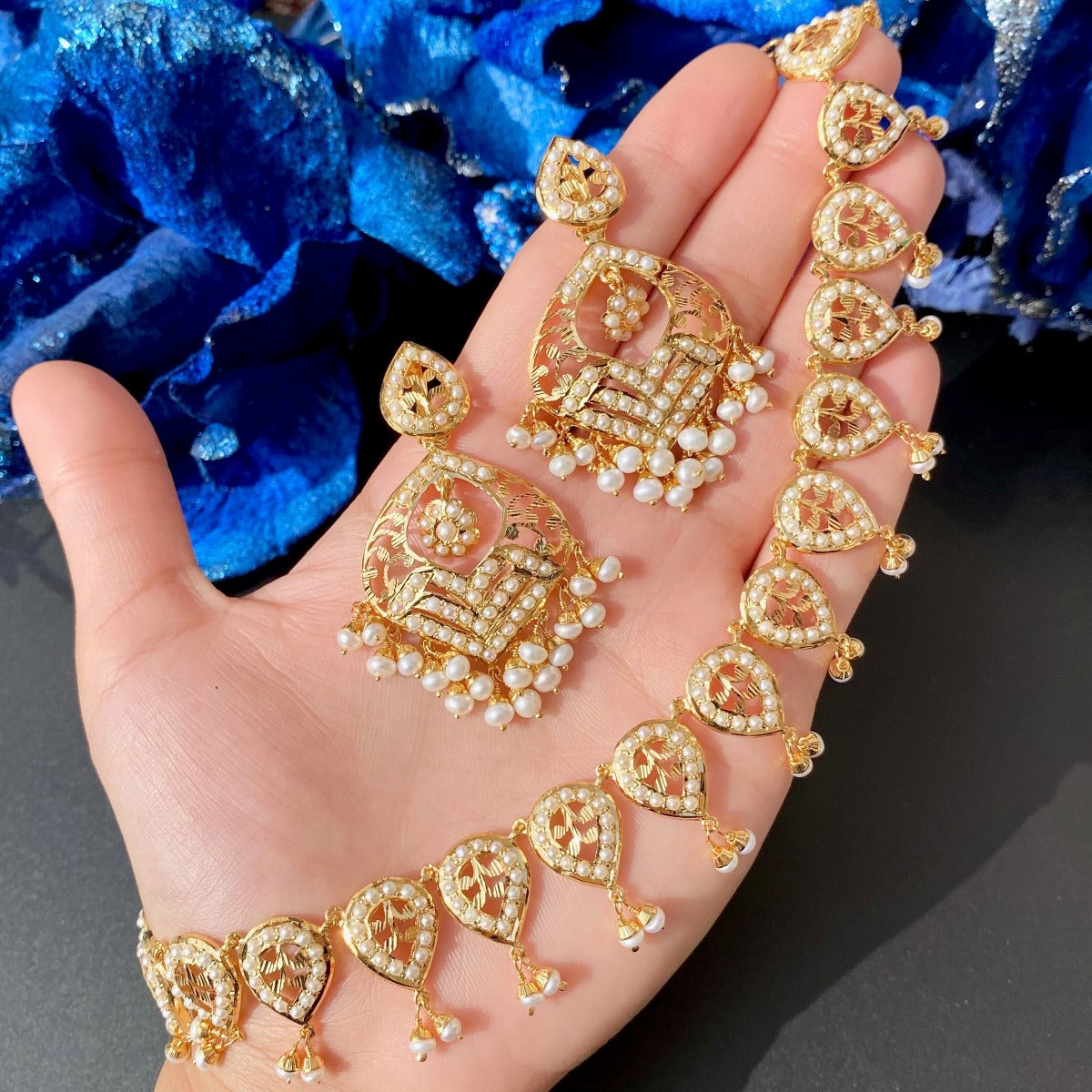 sober necklace set design in real pearls