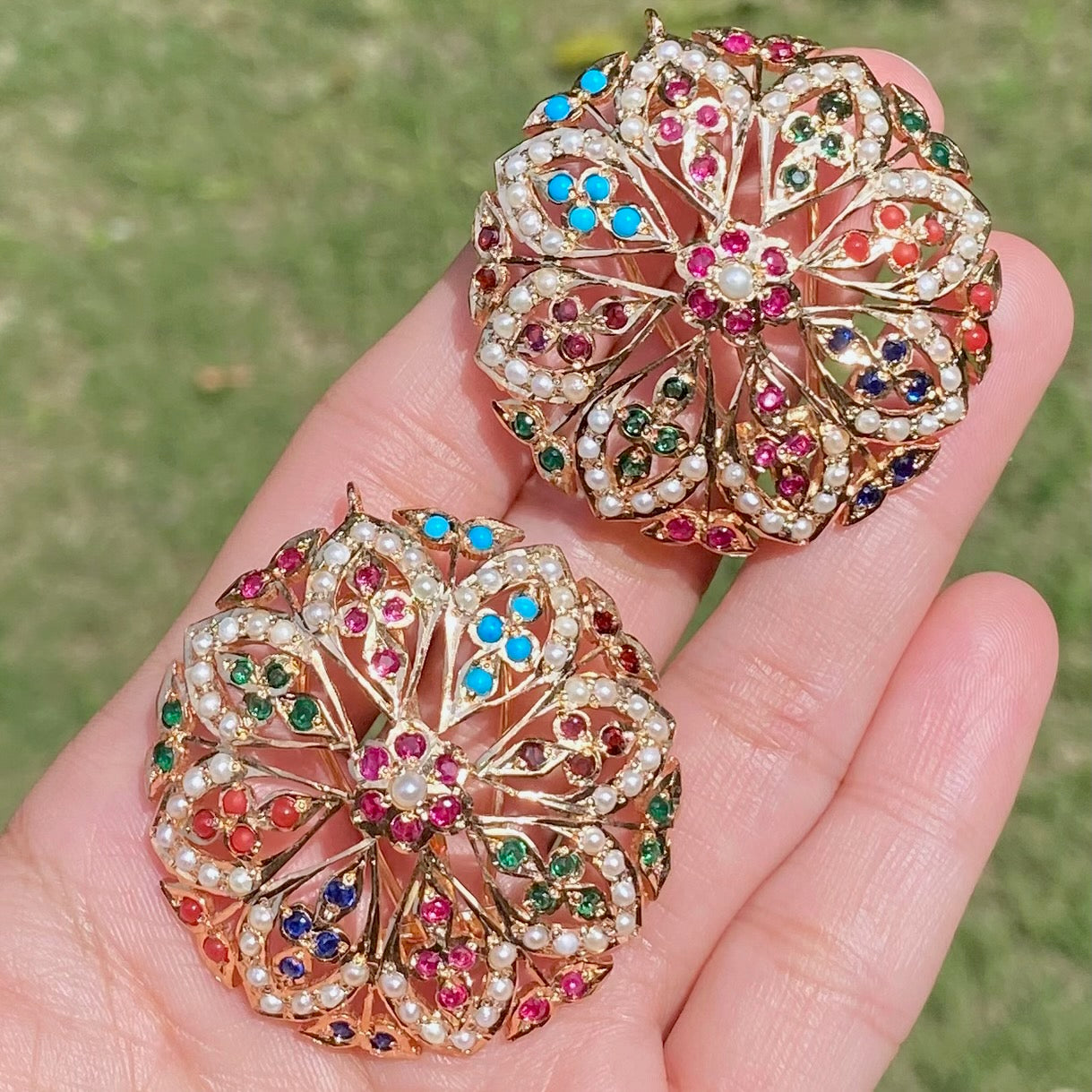 big round jadau tops