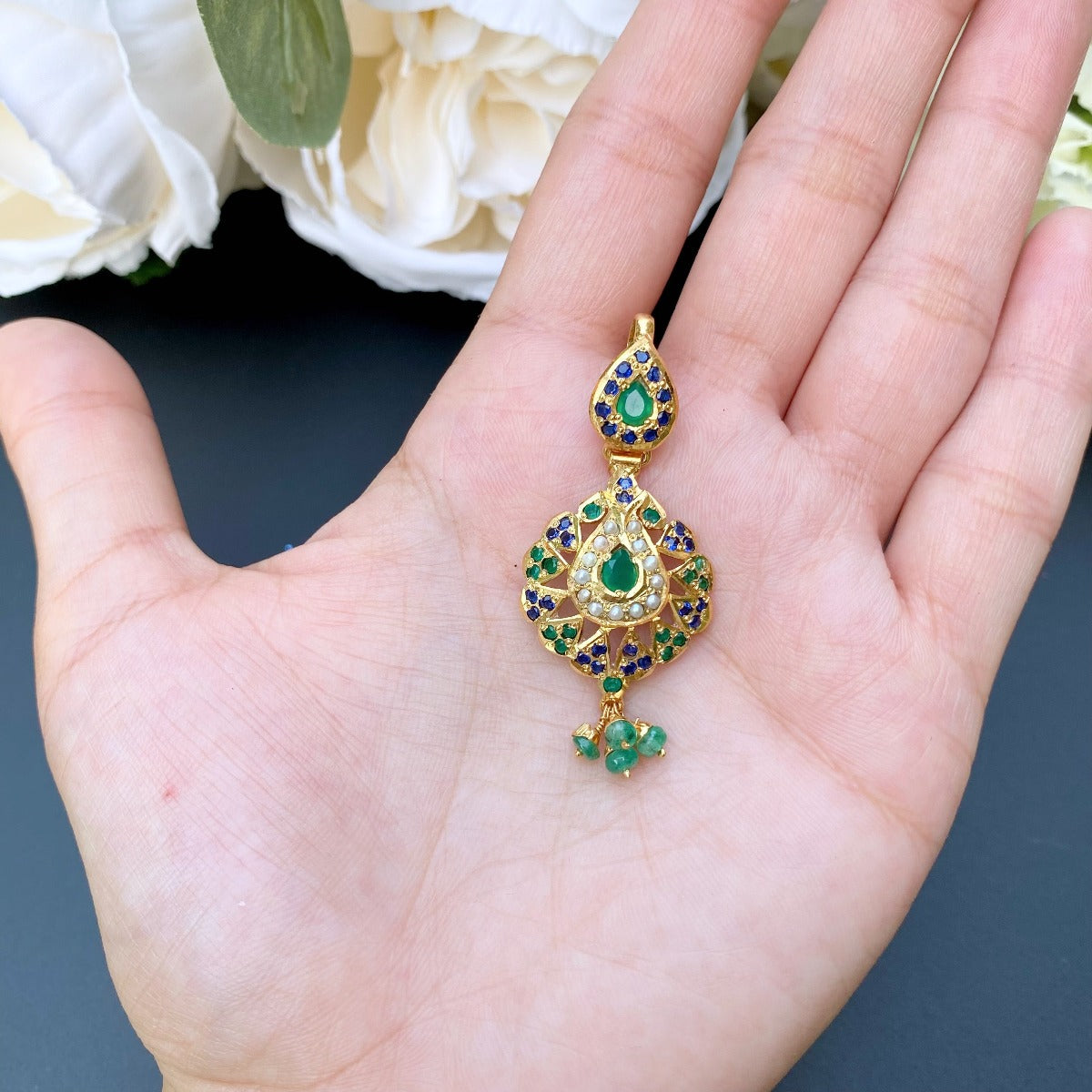small pendant set for gifting