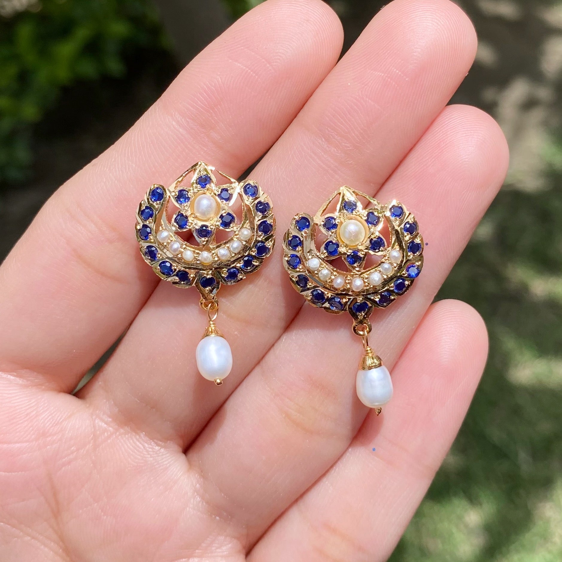blue sapphire studs