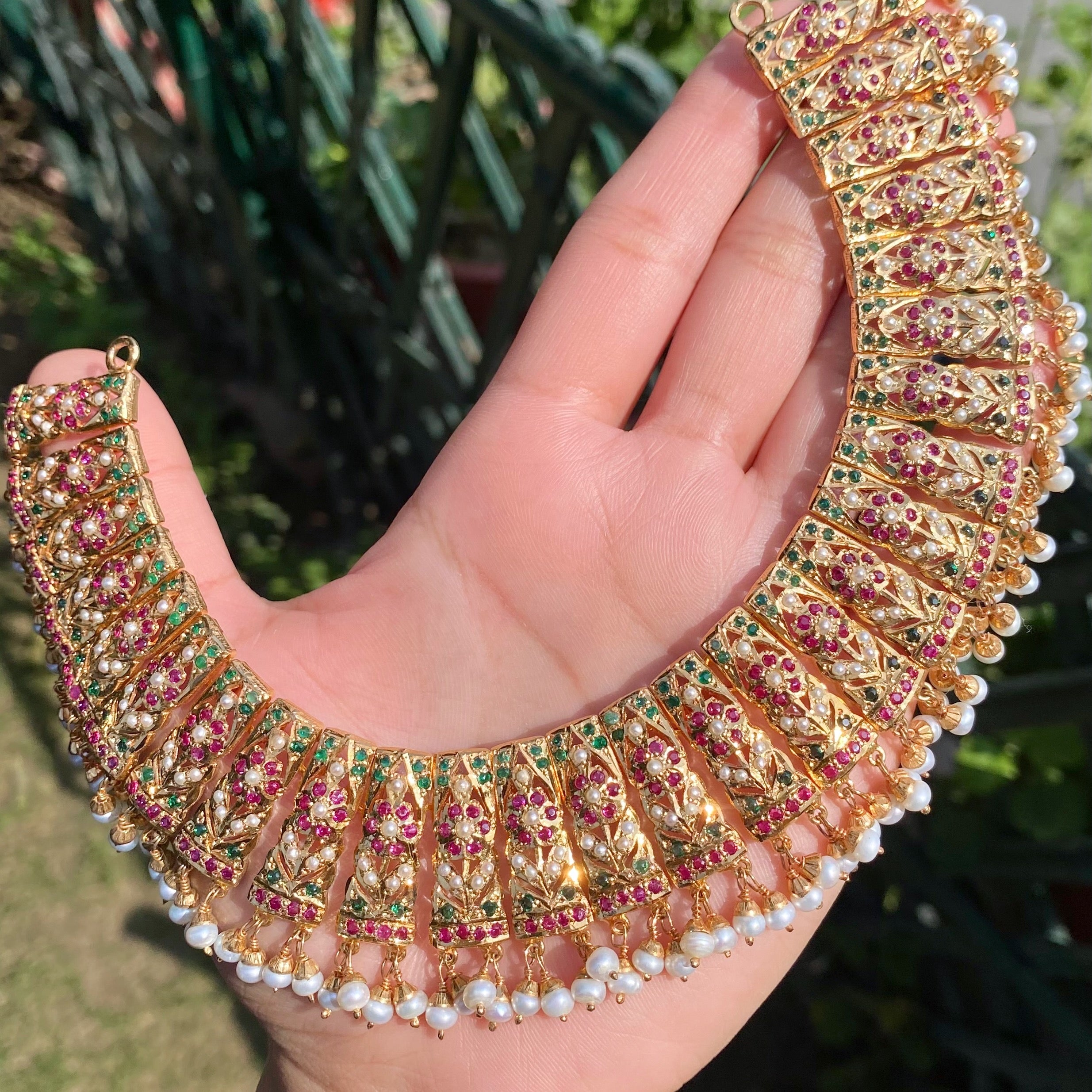 traditional jadau guluband necklace