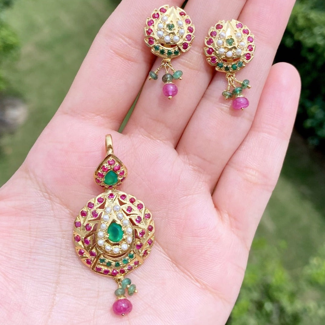 Small Jadau Pendant Set | Gold Plated Silver | Ideal for Gifting PS 087