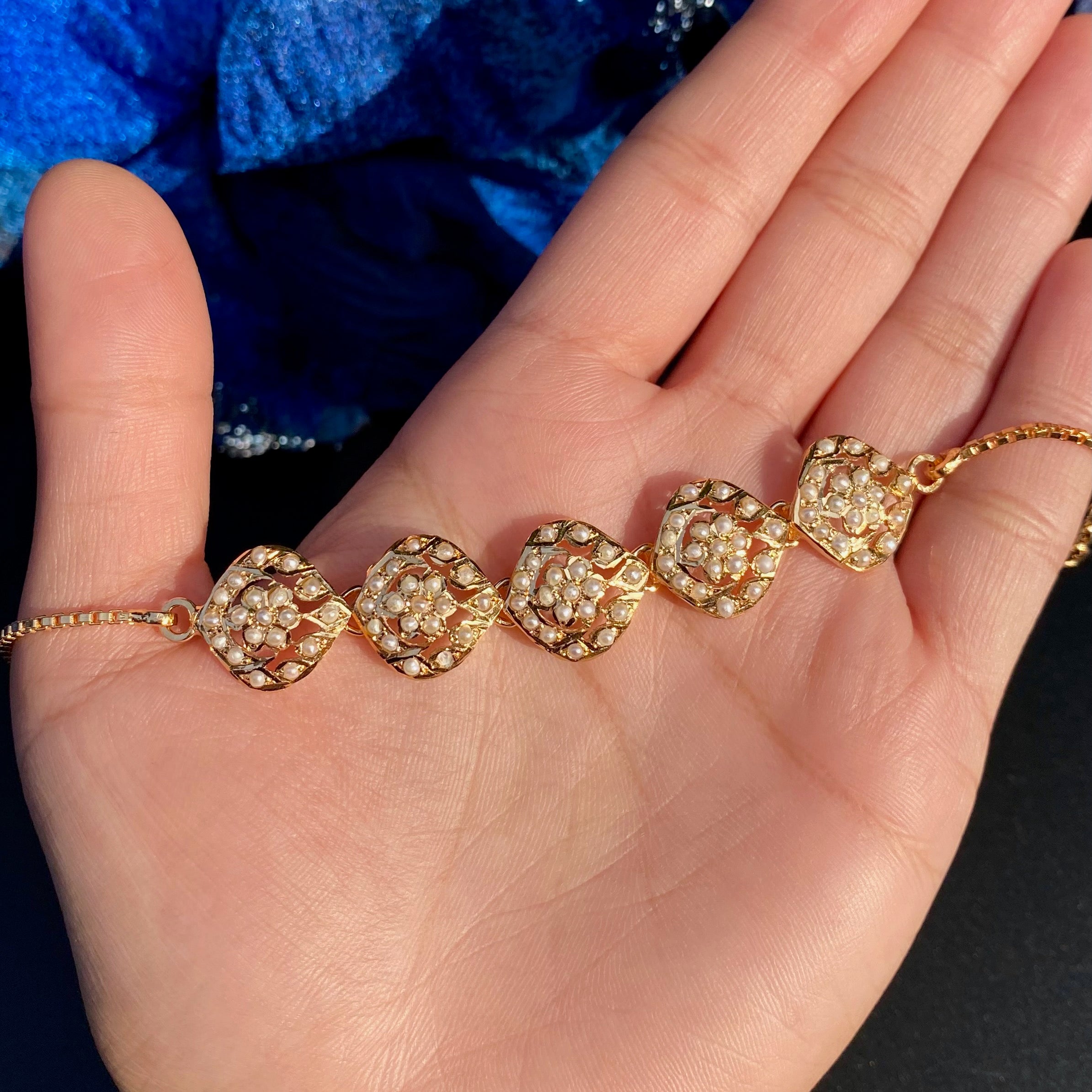 dainty pearl bracelet