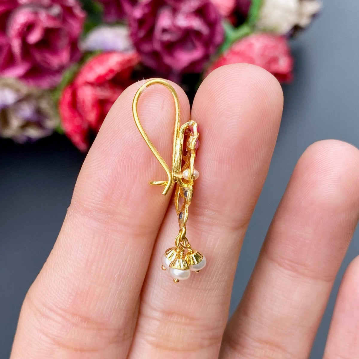 Simple & delicate fish hook earrings in 22ct Gold GER 106