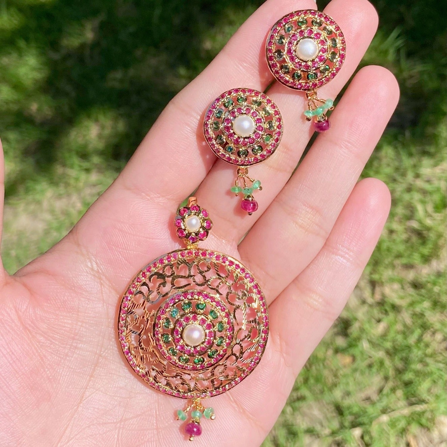 gold pendant tanishq