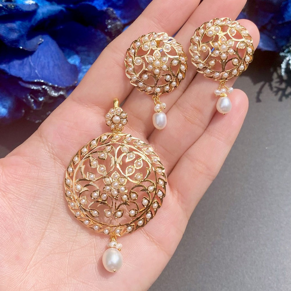22ct gold pendant set studded with pearls in usa