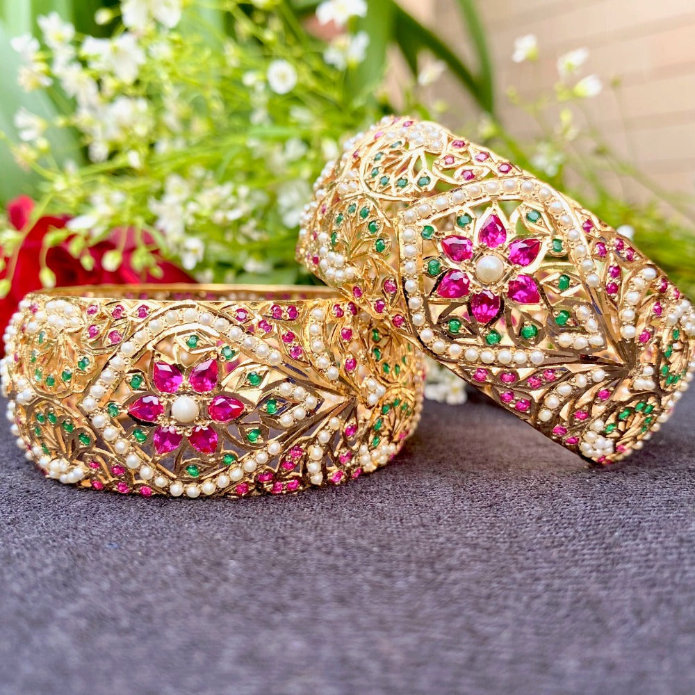 Jadau bangles on sale in gold