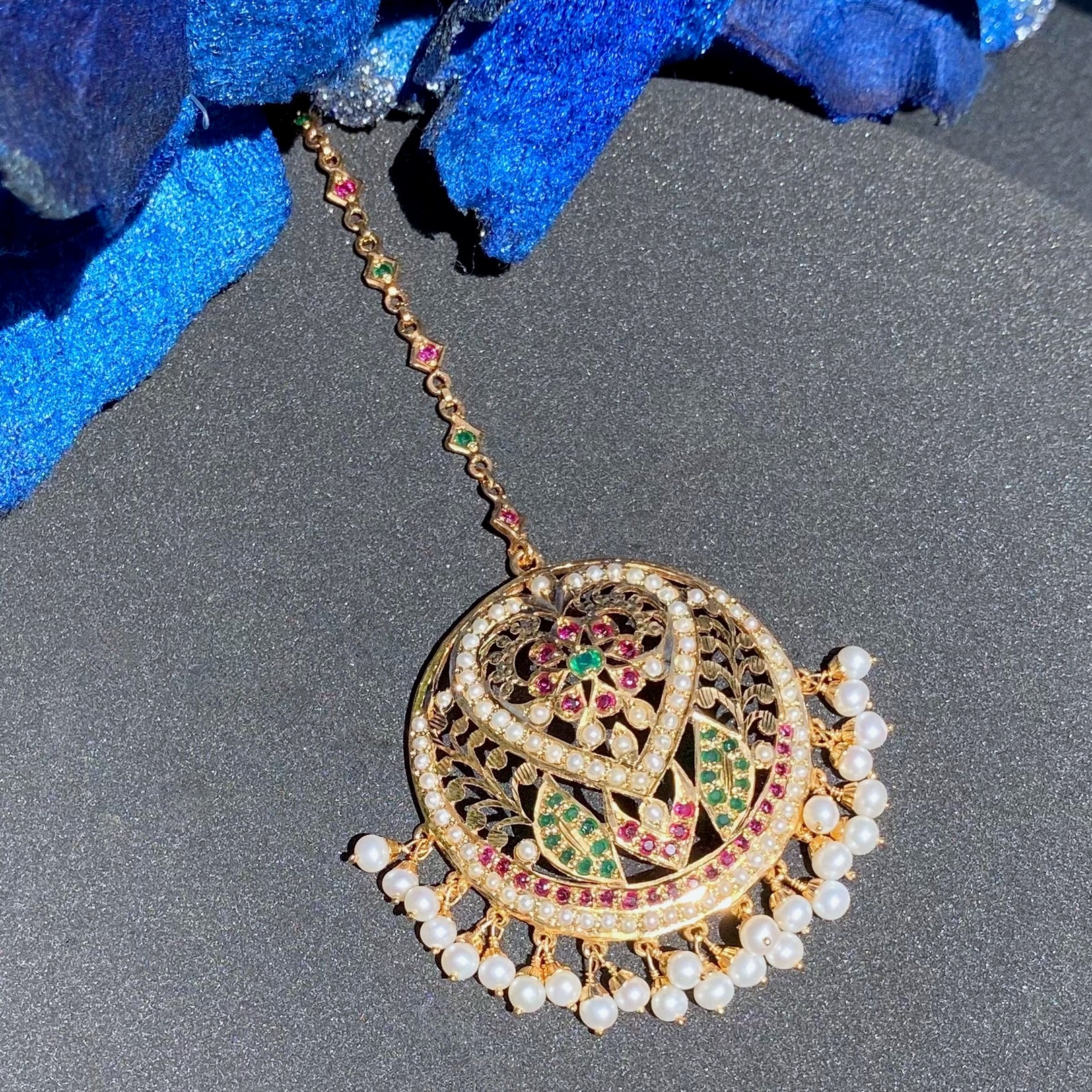 ruby emerald jadau tikka